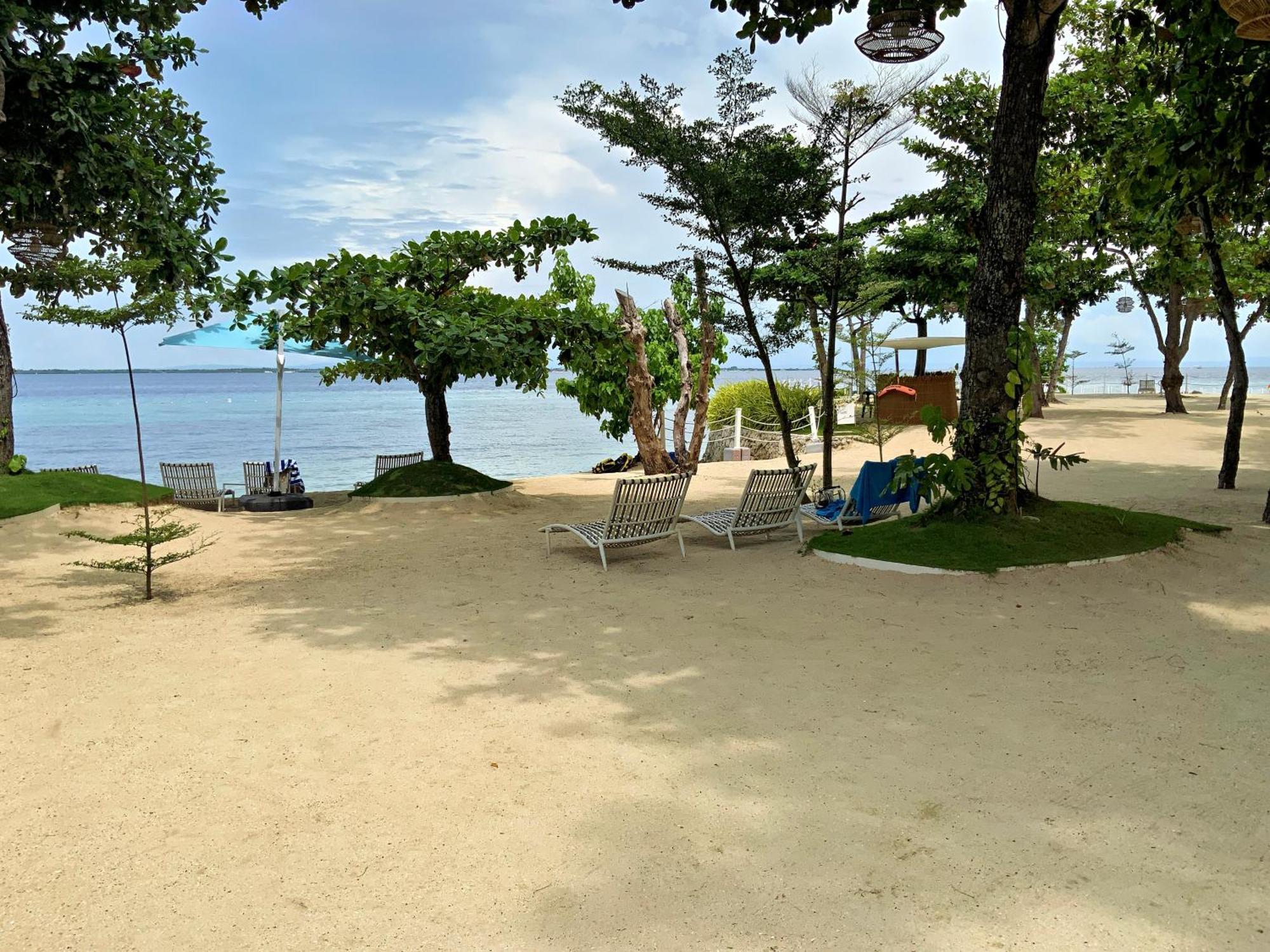 Dominiks Stylish Gem Ocean View Pool Queen Bed At Tambuli 8 Floor Fast Wifi