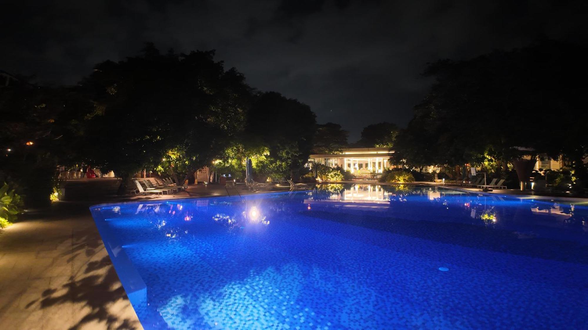 Apartment Dominiks Stylish Gem Ocean View Pool Queen Bed At Tambuli 8 Floor Fast Wifi