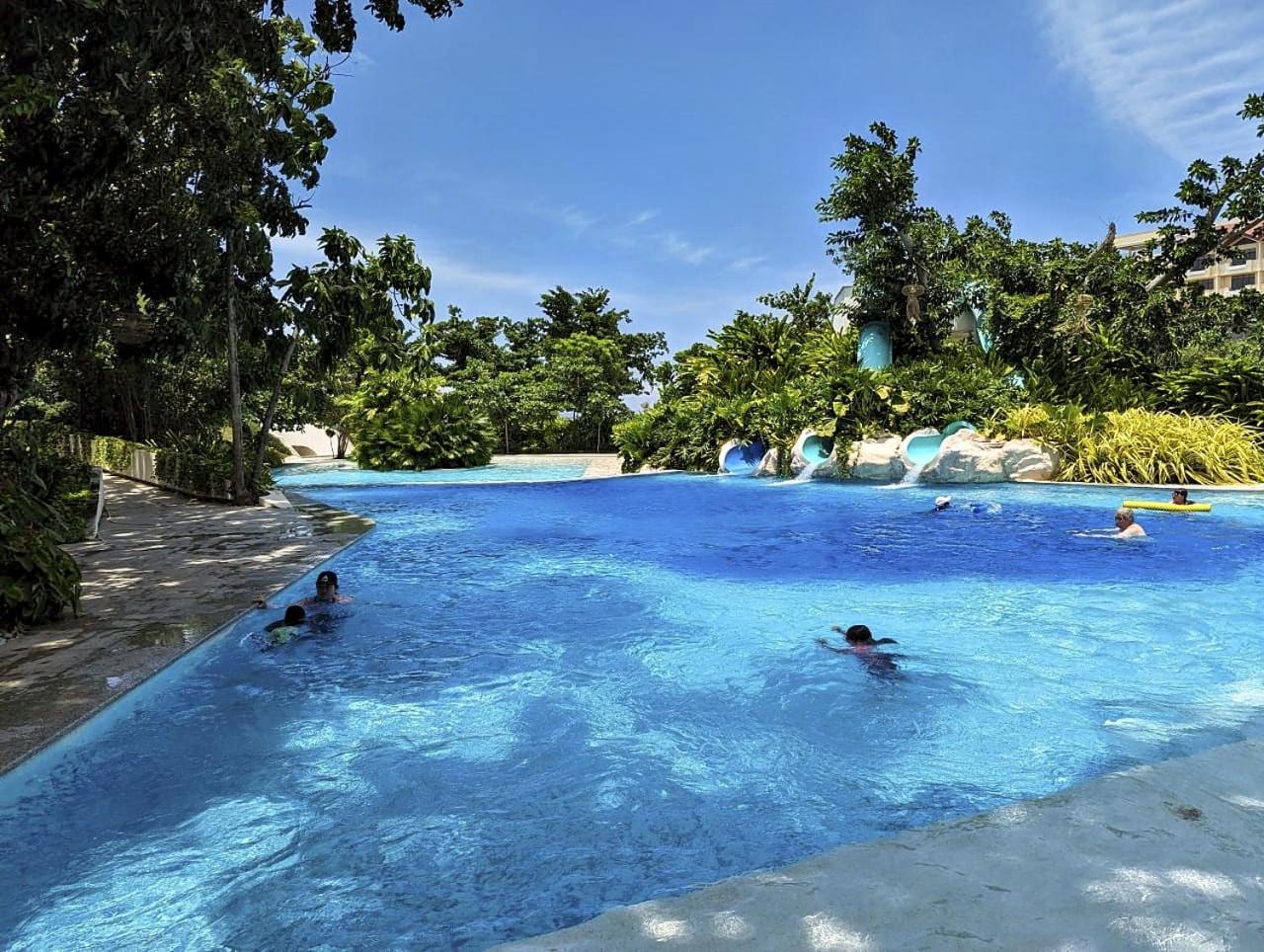 Apartment Dominiks Stylish Gem Ocean View Pool Queen Bed At Tambuli 8 Floor Fast Wifi Lapu-Lapu City
