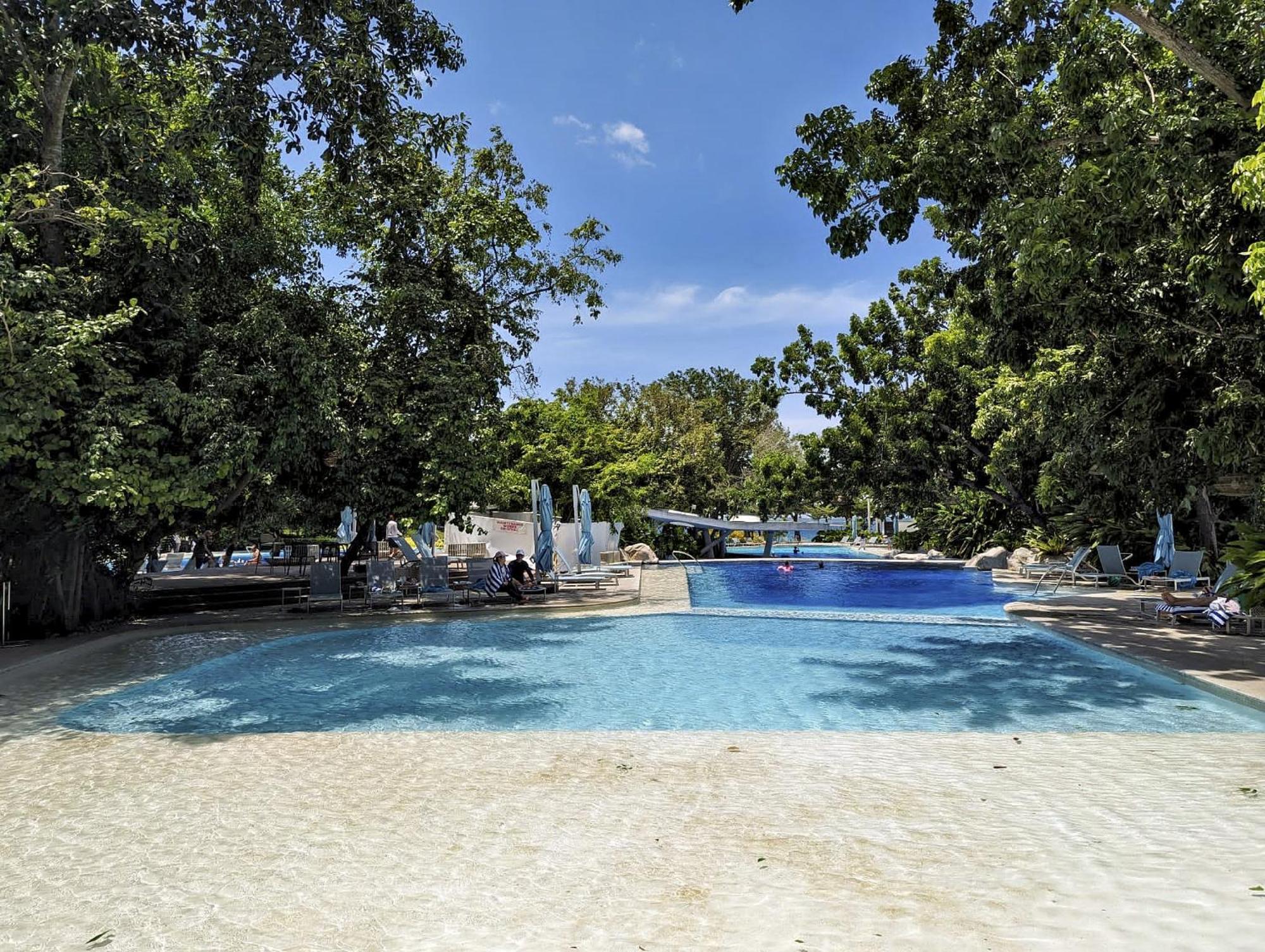 Dominiks Stylish Gem Ocean View Pool Queen Bed At Tambuli 8 Floor Fast Wifi * Lapu-Lapu City