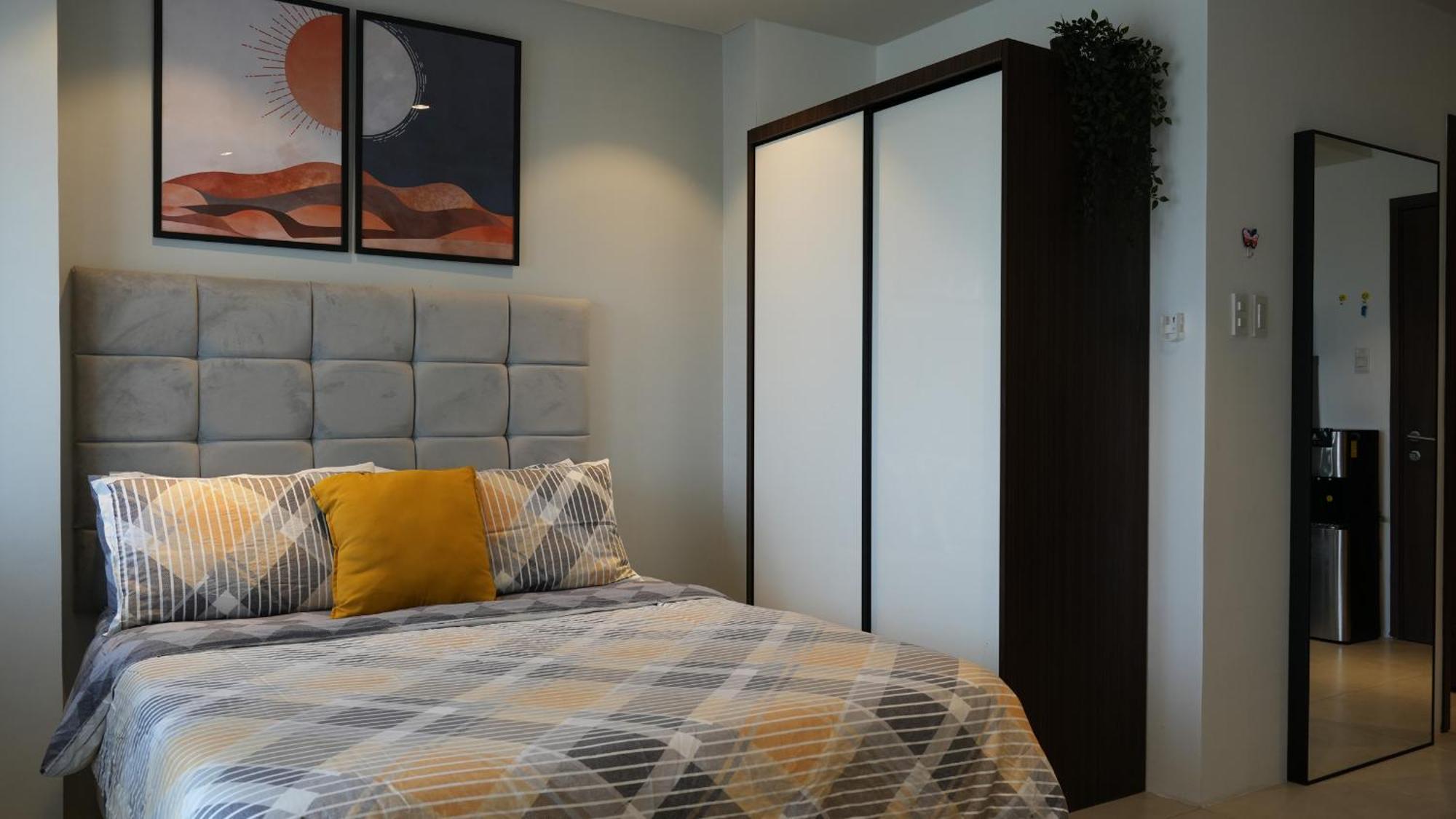 Dominiks Stylish Gem Ocean View Pool Queen Bed At Tambuli 8 Floor Fast Wifi *