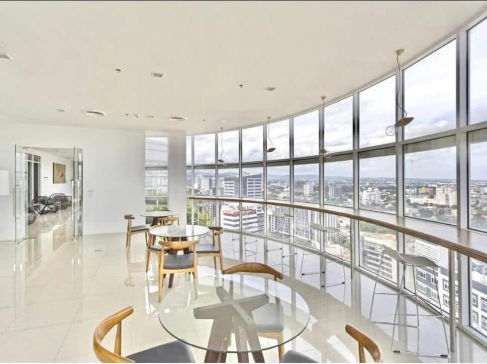 Apartment Modern With Stunning Views Cebu