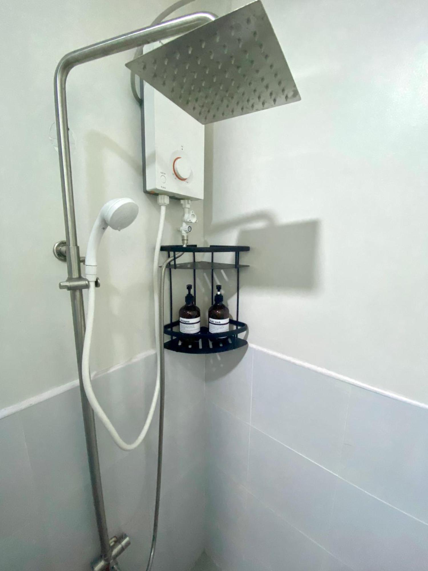 Aparthotel Llames Near Mactan Airport - Rustic & Spacious