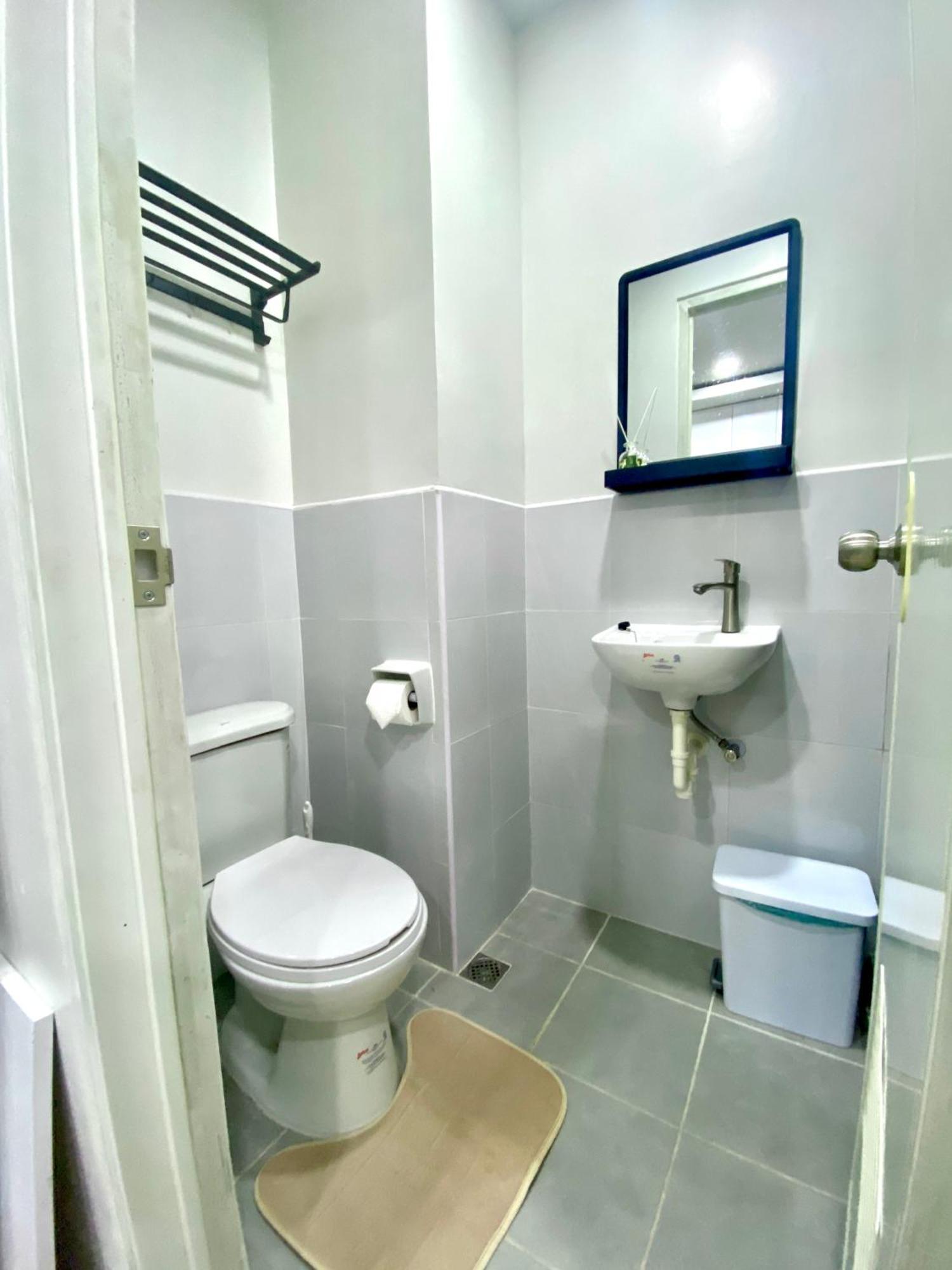 Llames Near Mactan Airport - Rustic & Spacious Aparthotel *