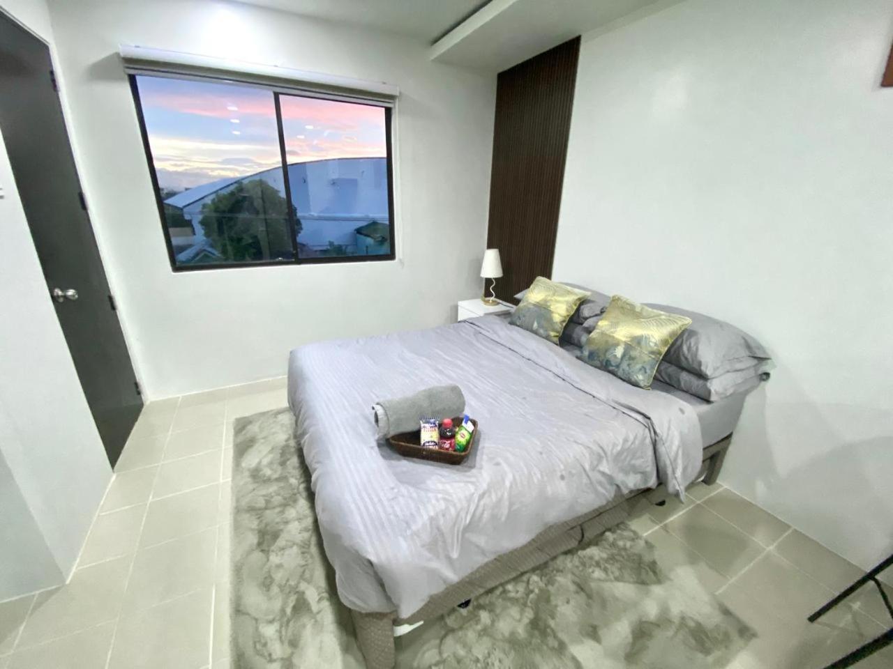 Llames Near Mactan Airport - Rustic & Spacious Aparthotel *