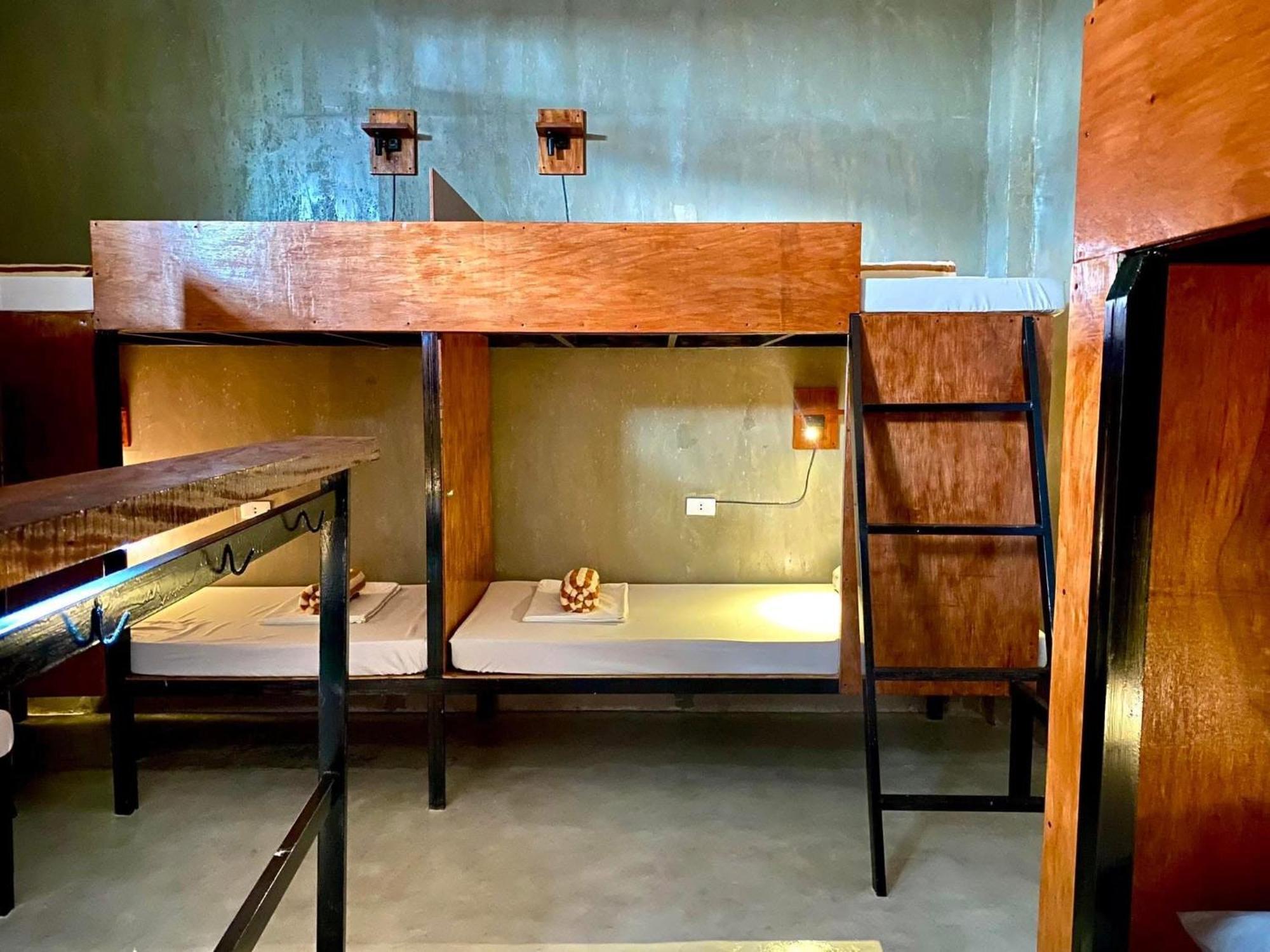 Laguno And Hostel