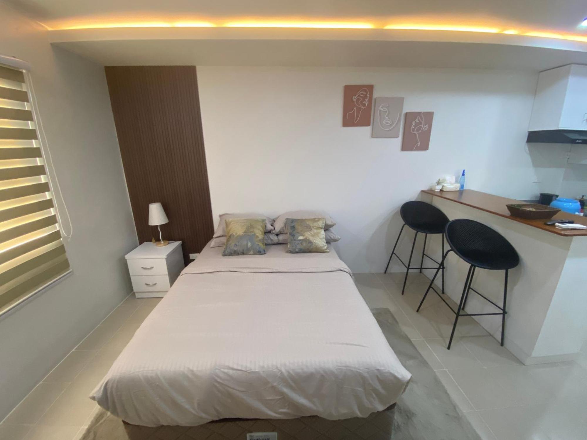Llames Near Mactan Airport - Rustic & Spacious Aparthotel *