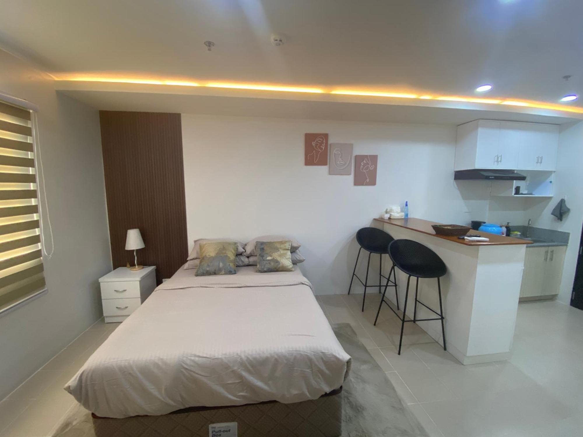 Llames Near Mactan Airport - Rustic & Spacious