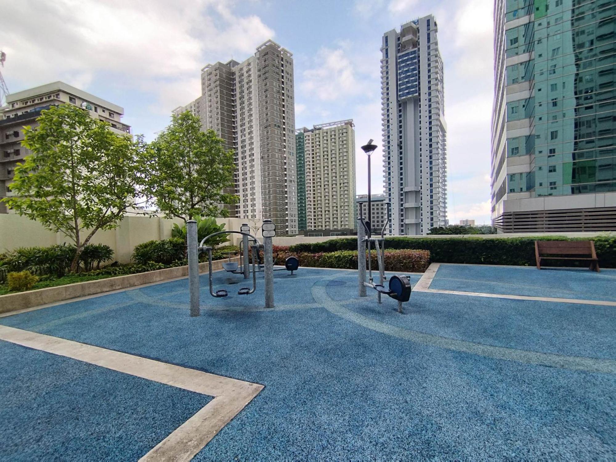 Apartment 20th Floor 1br It Park Unit Across Sugbo Mercado Cebu