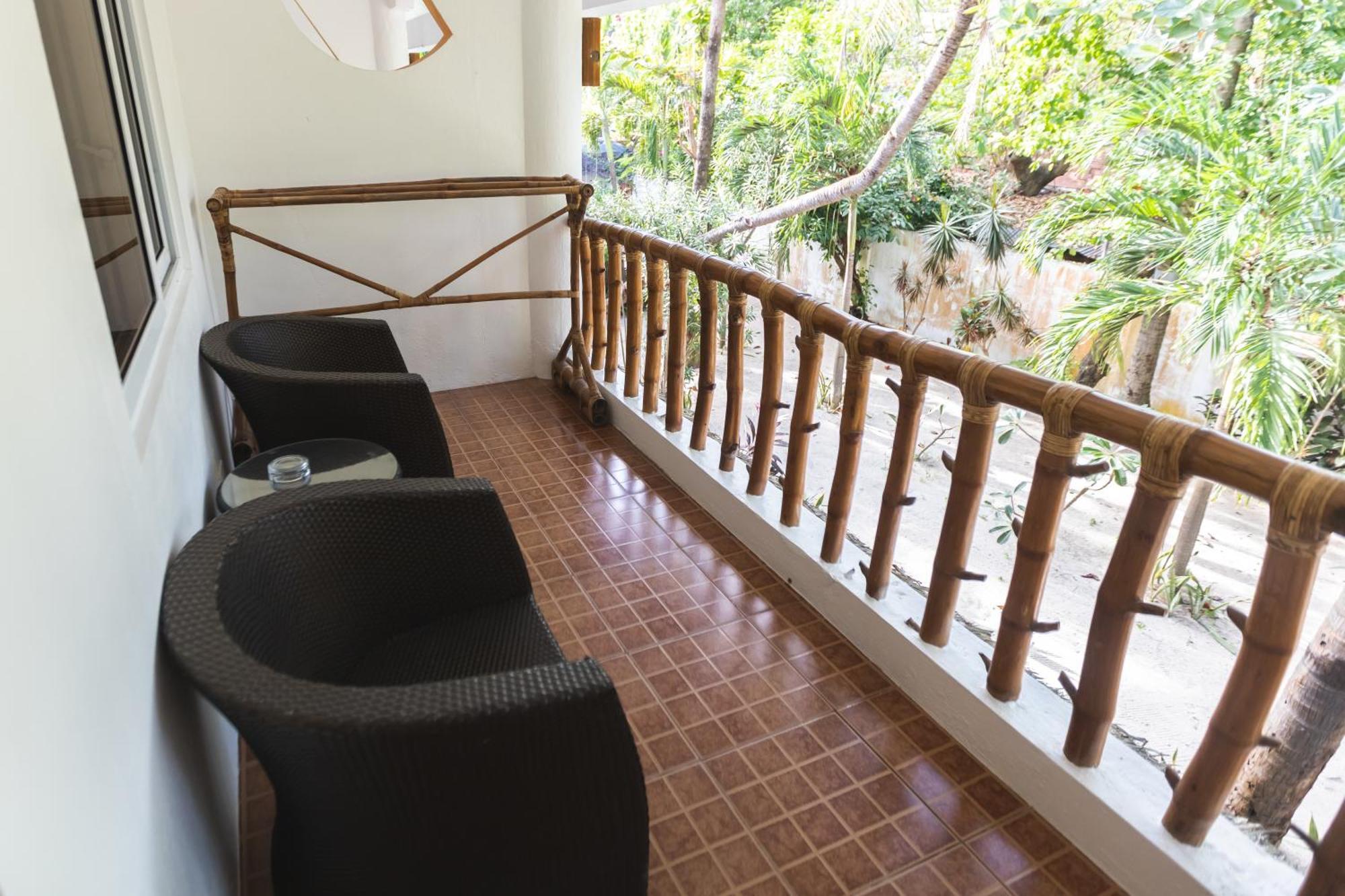 Evolution Dive And Resort