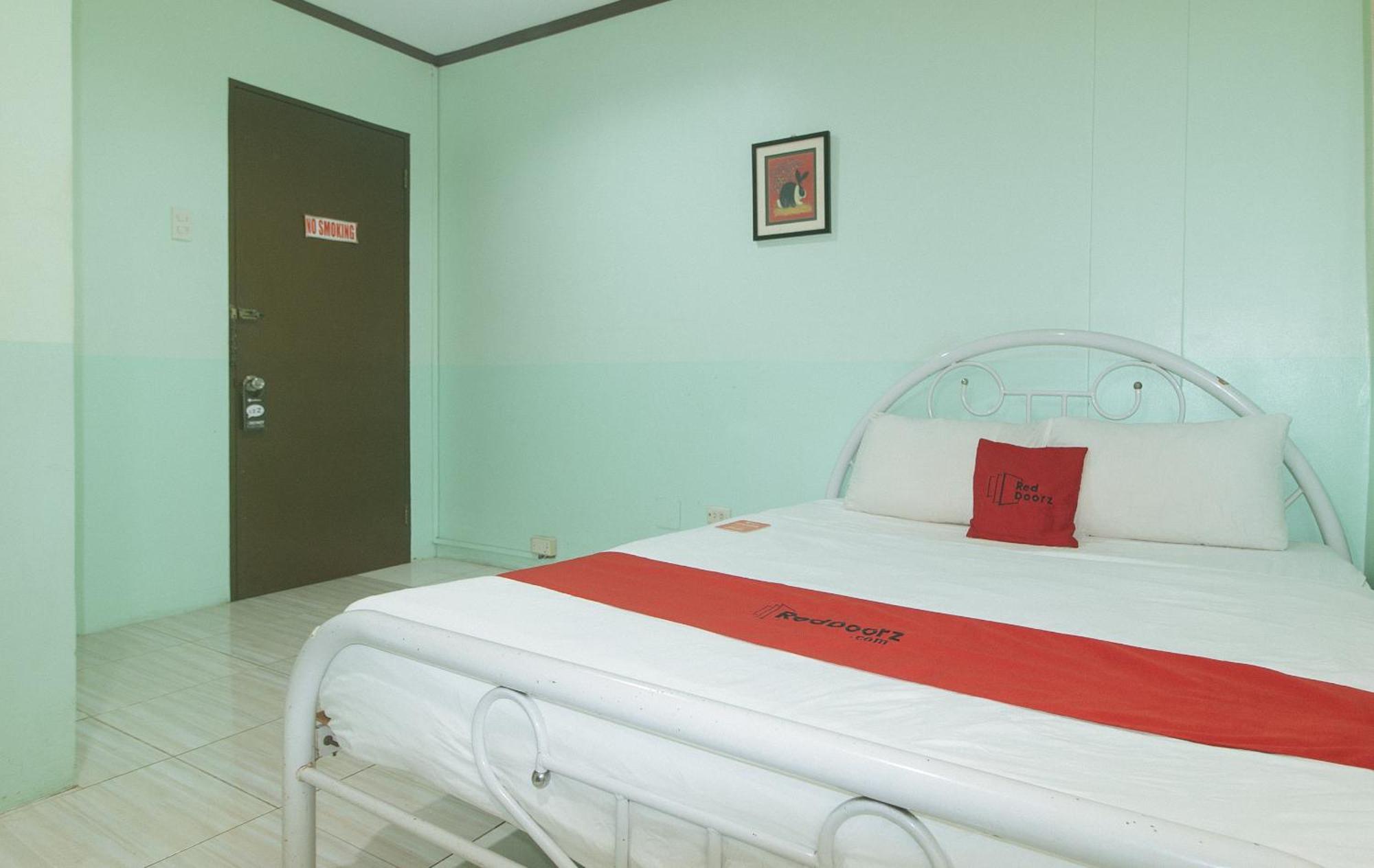 Hotel Reddoorz At Maanyag House Mandaue 2*