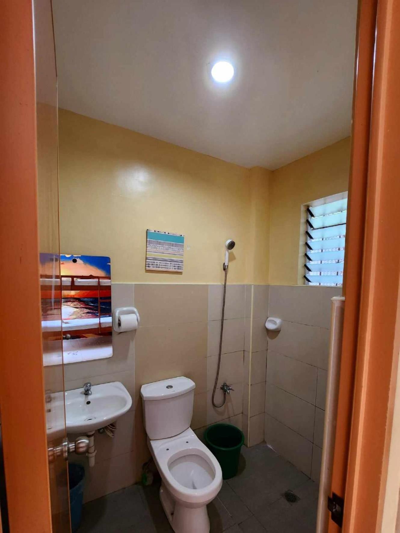 Allen Marie Shiphaus bahay-panuluyan 2*
