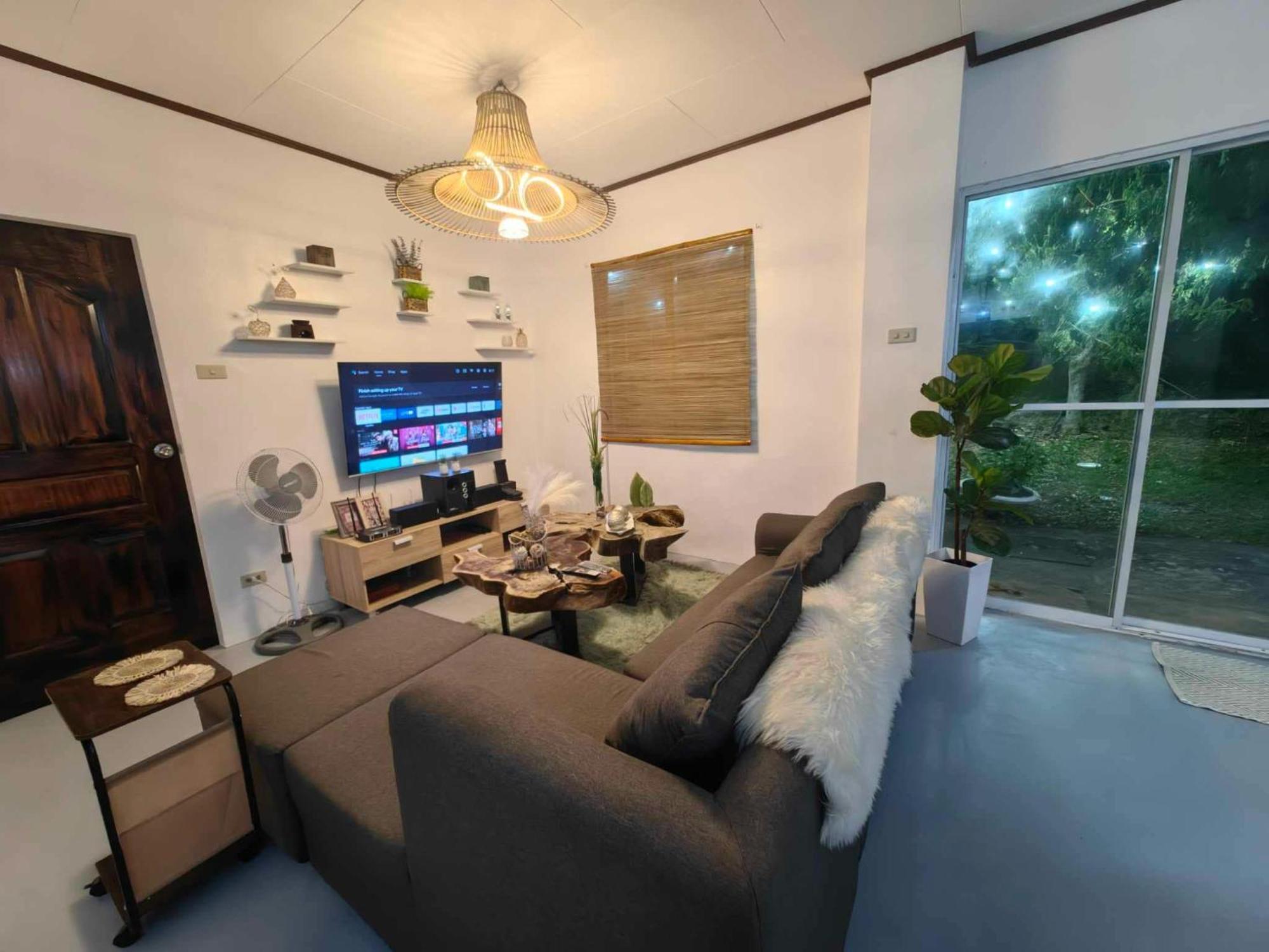 Apartment Fredo's At Pangpang Bar & Restaurant *