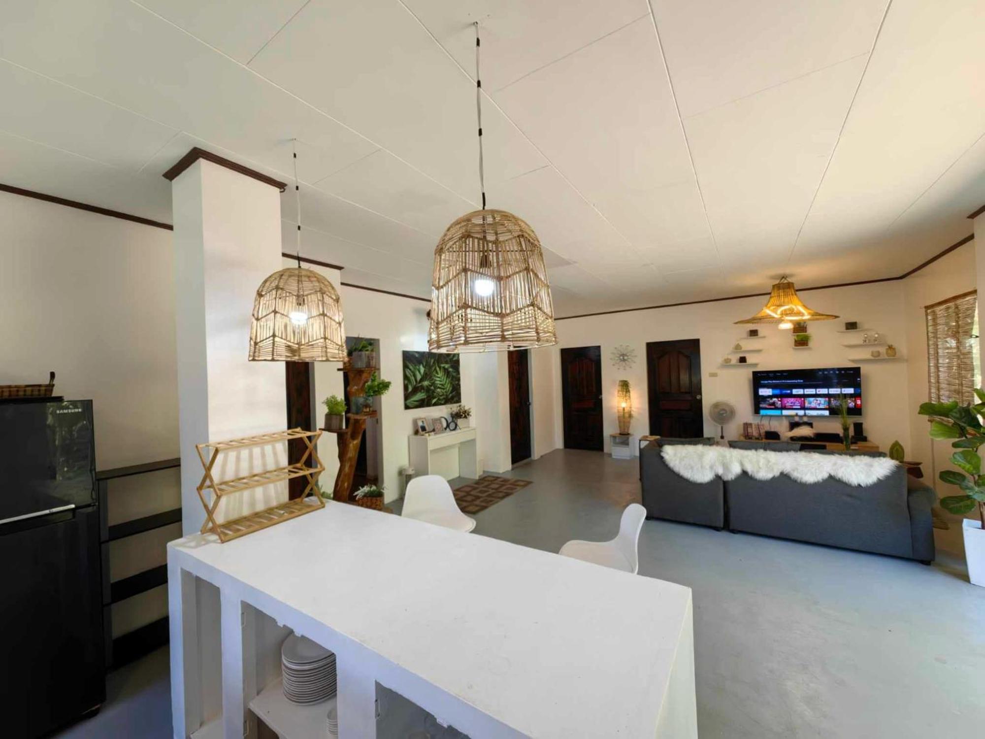 Fredo's At Pangpang Bar & Restaurant * Pooc