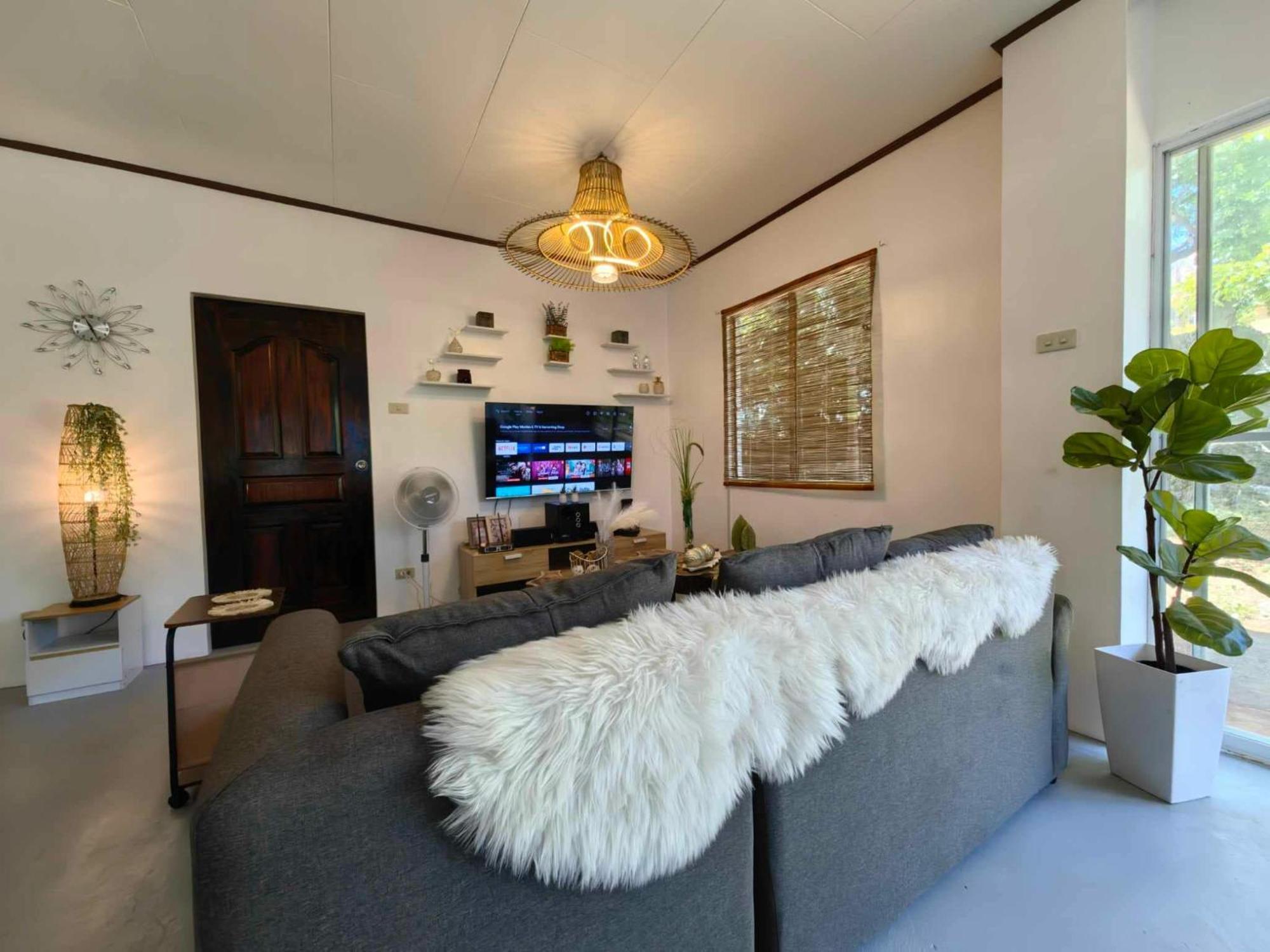 Fredo's At Pangpang Bar & Restaurant Apartment *