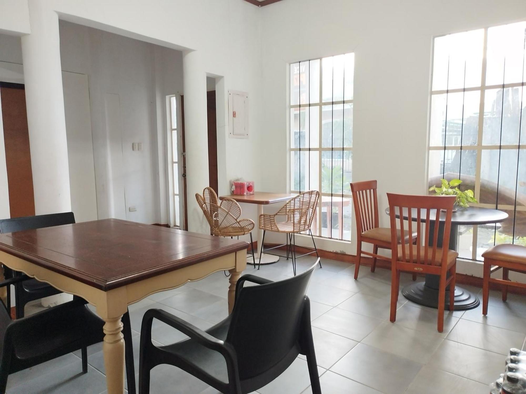 Homestay R & J In Naga Cebu Tina-an