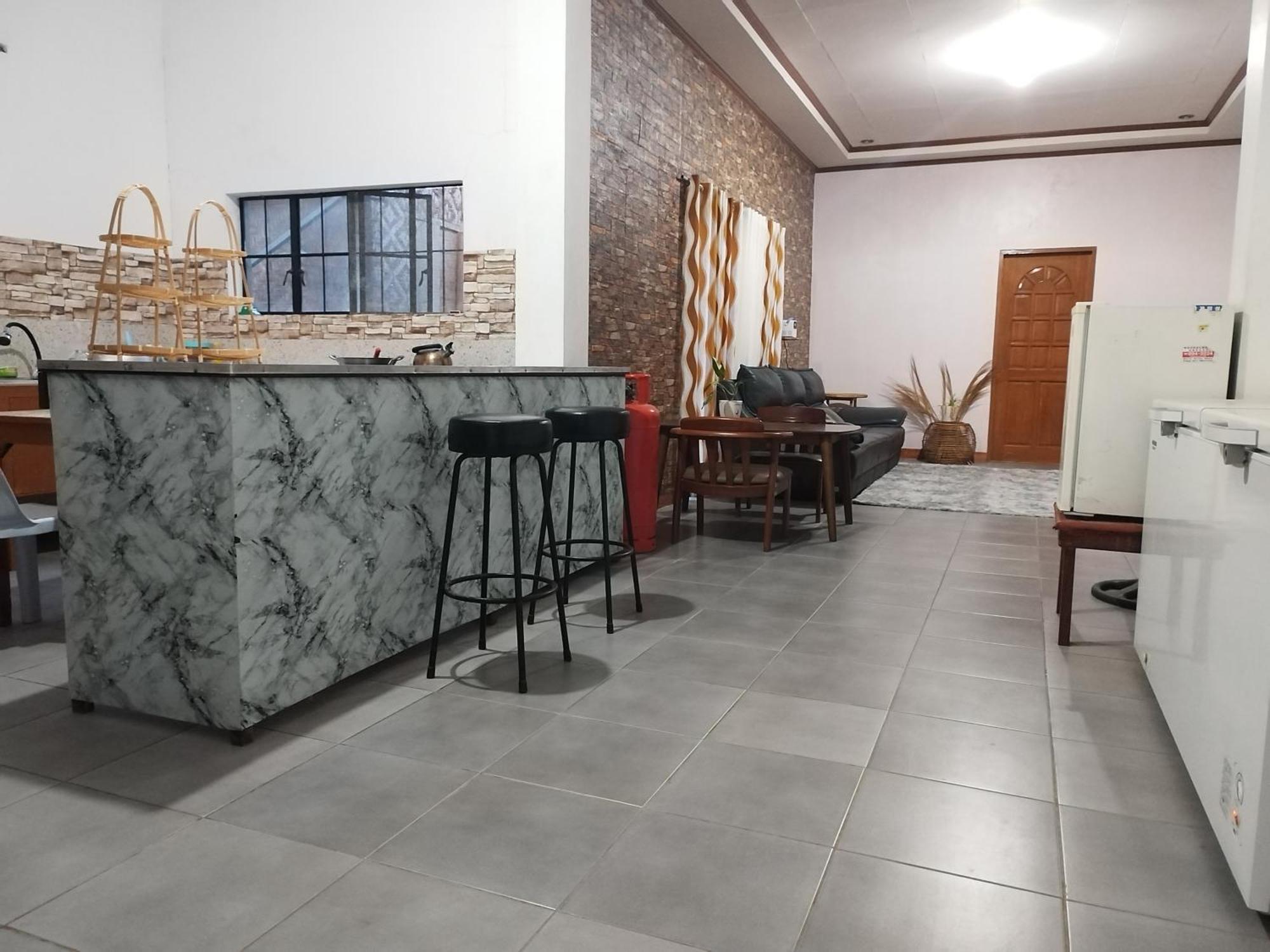 Homestay R & J In Naga Cebu *