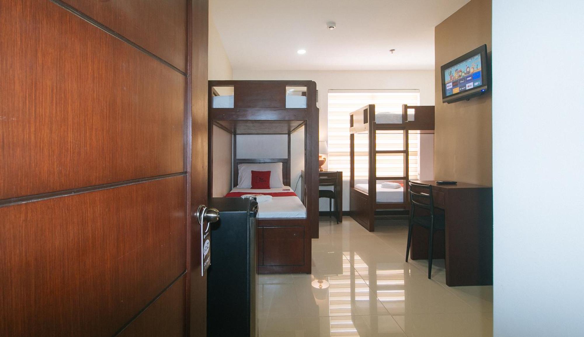 Hotel Reddoorz At Nucell