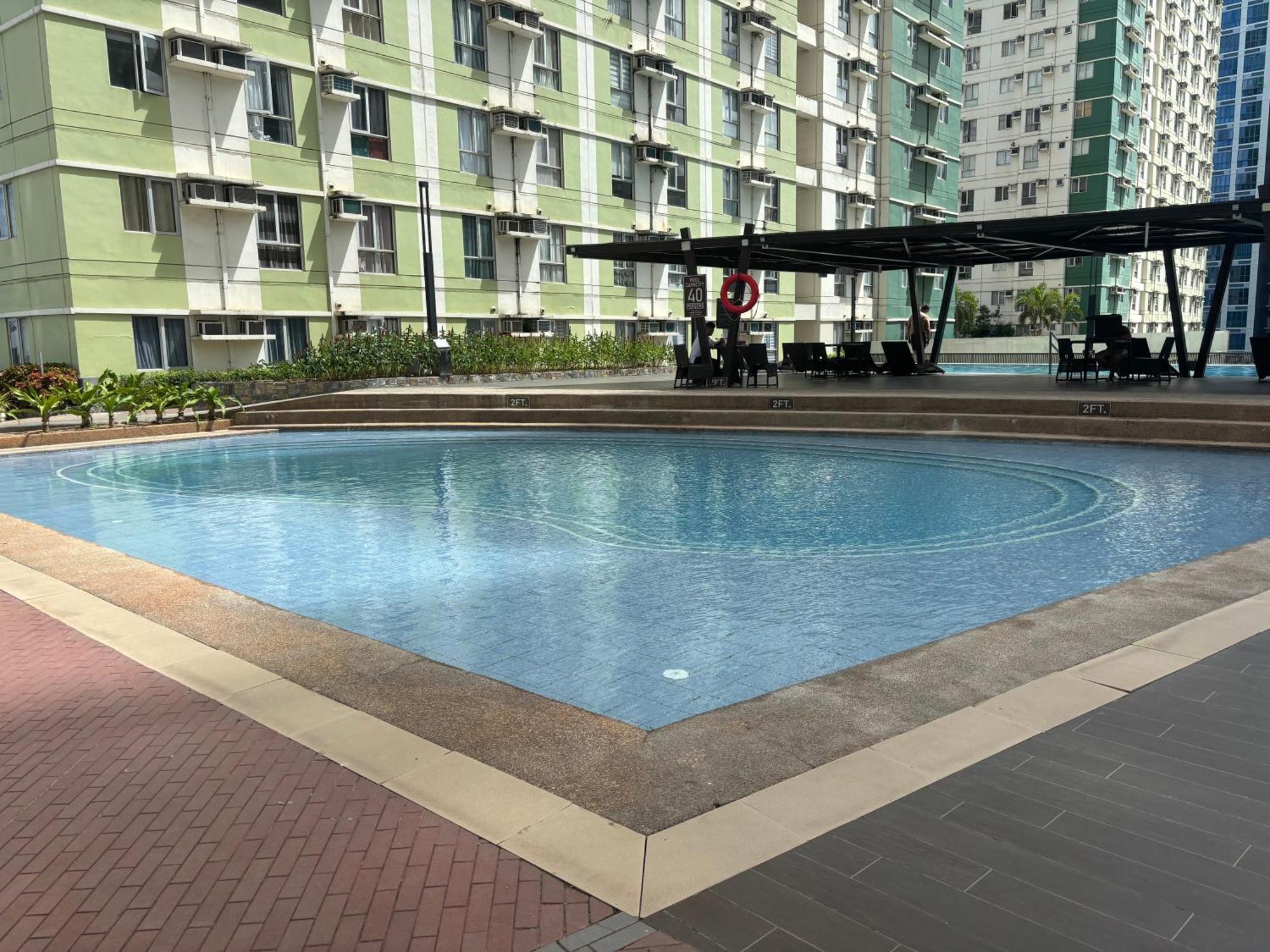 Apartment Mcm Staycation At Avida Riala T3
