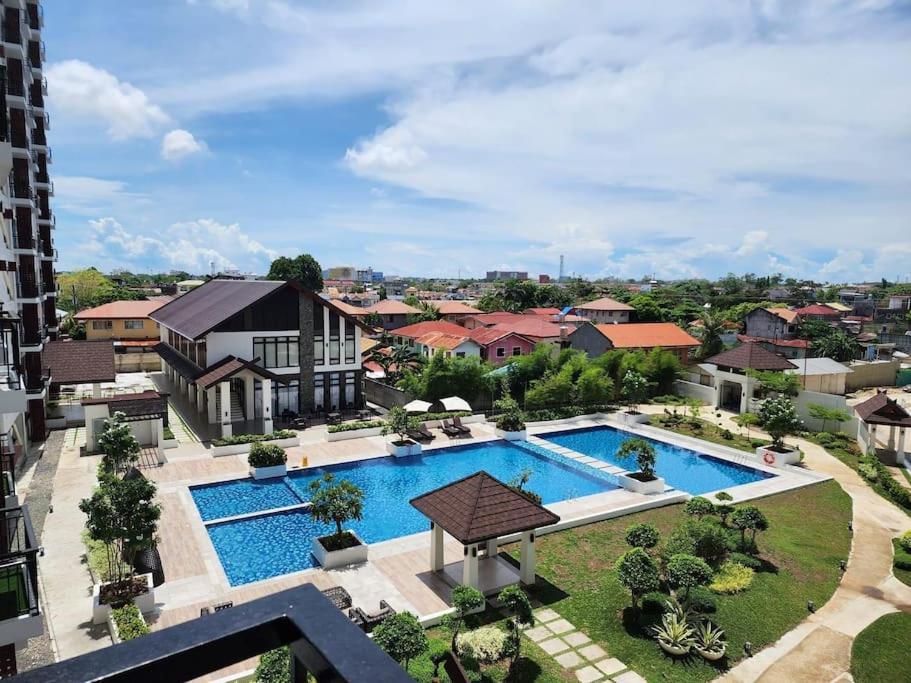 Apartment Grace Staycation Pool, 24hr Checkin & Easy Reach Airport