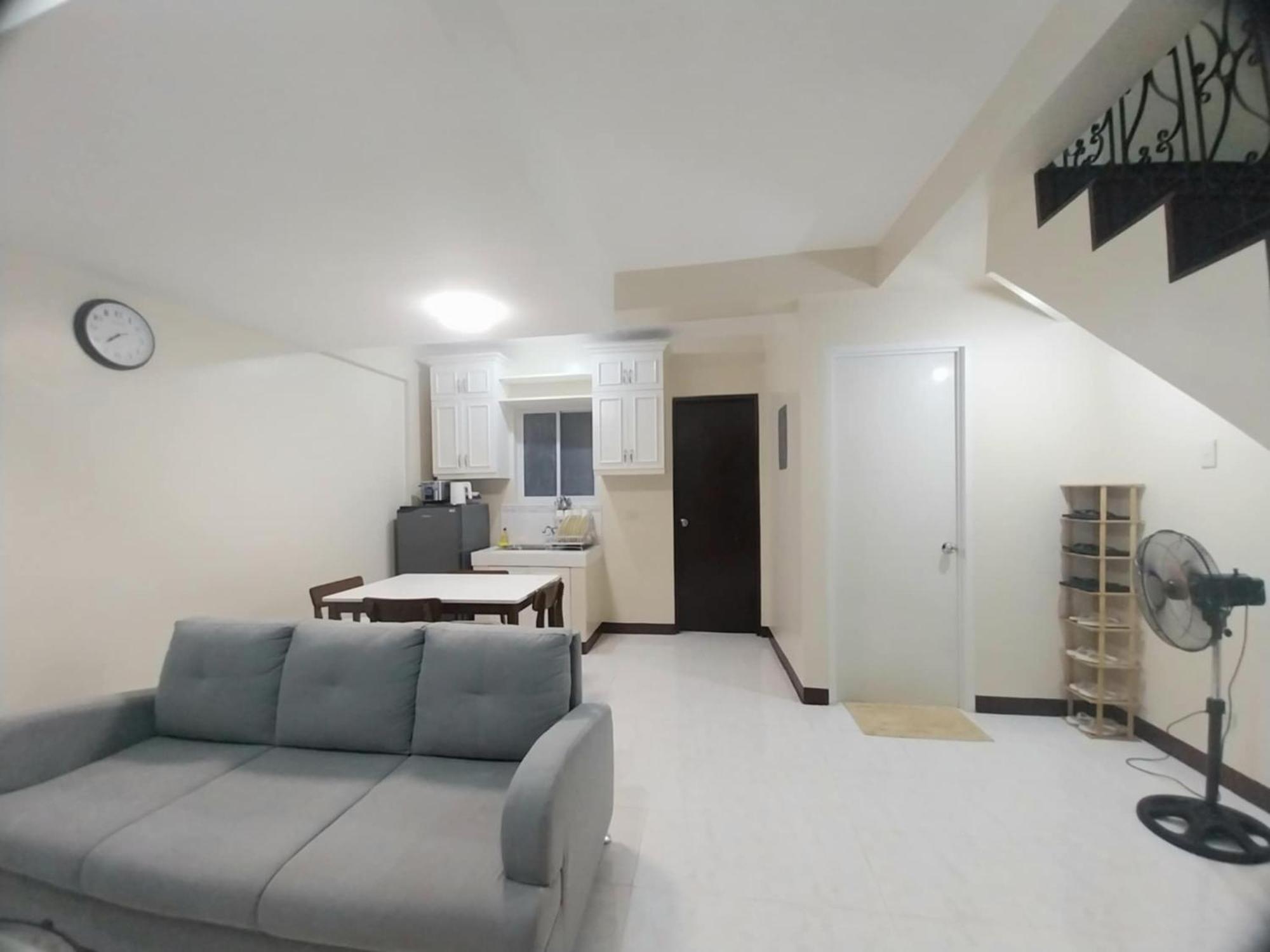 Abode86 Transient House - Pacific Grand Townhomes, Mactan Lapu-lapu City, Cebu * Gabi
