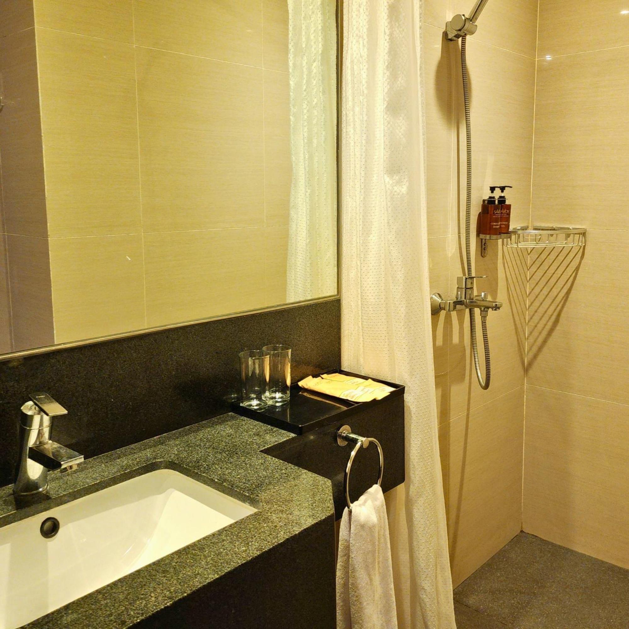 Hotel Savoy Mactan 4*