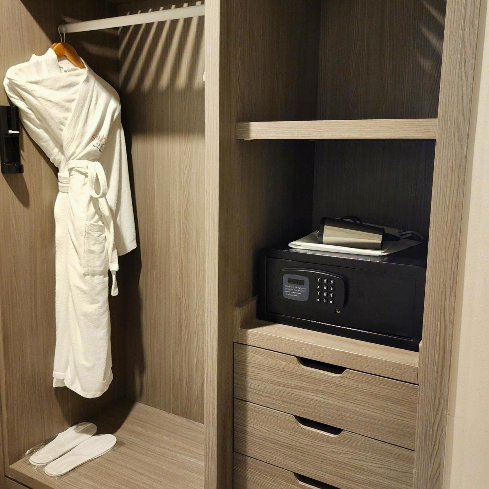 Hotel Savoy Mactan Lapu-Lapu City