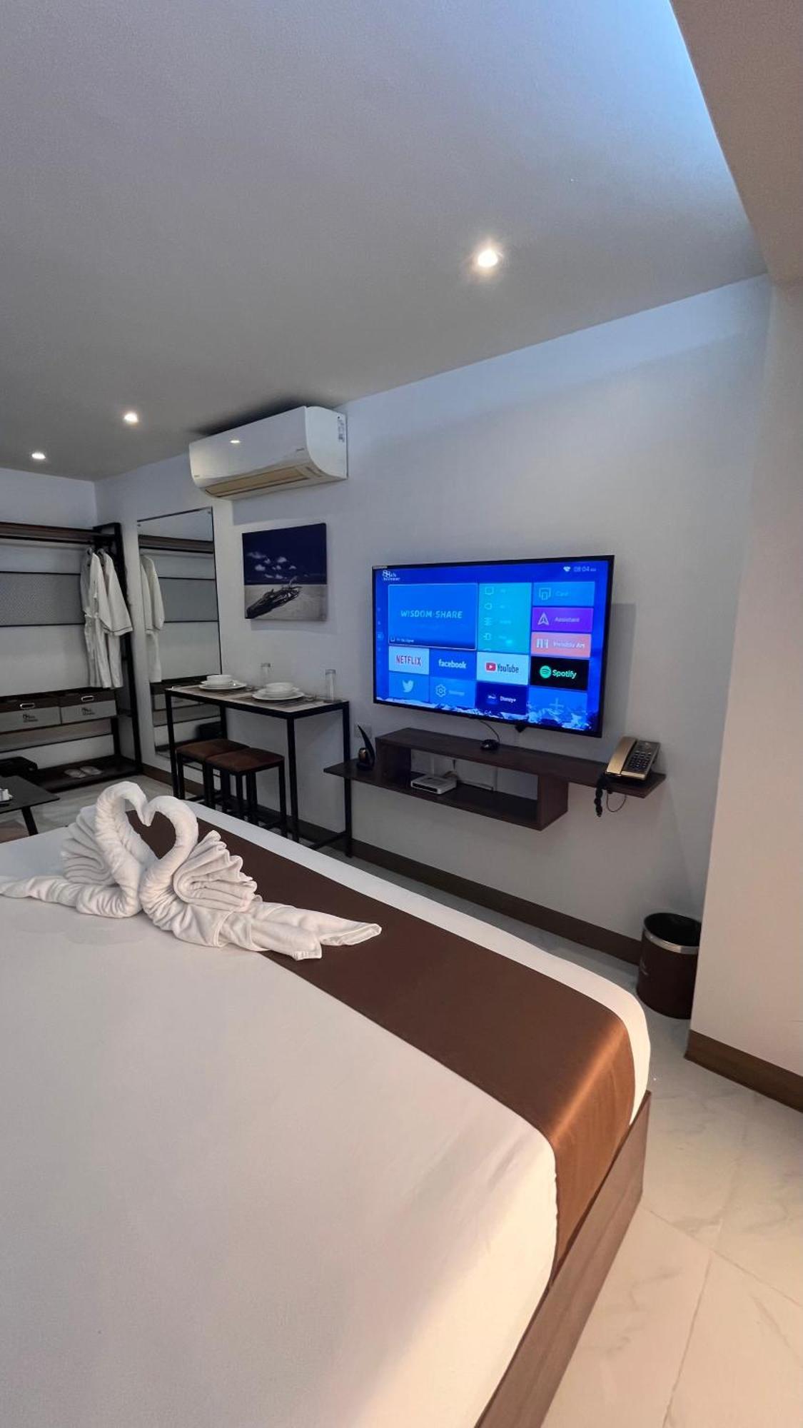 Aparthotel 88th Avenue *