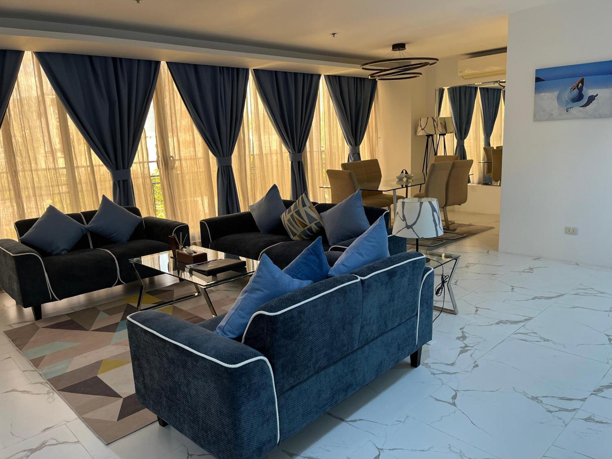 88th Avenue Aparthotel