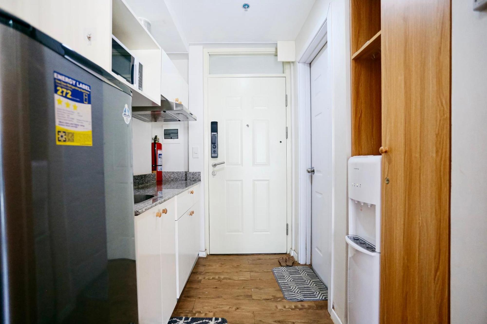 Cozy Layover Pad, 633b At Amani Grand & Residences, 4mins Airport *