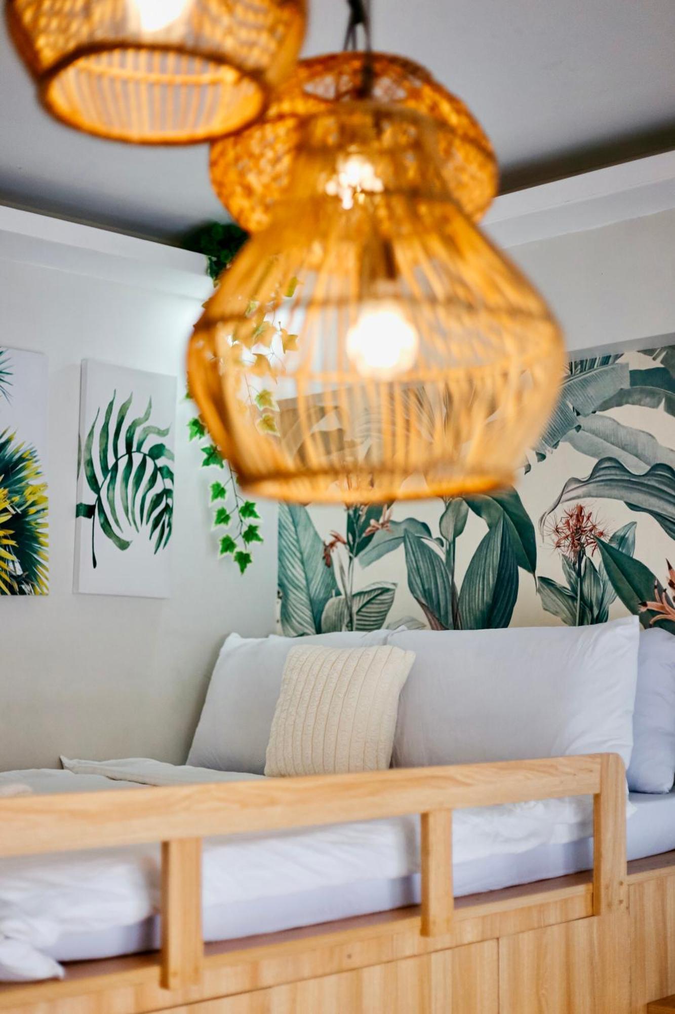 Cozy Layover Pad, 633b At Amani Grand & Residences, 4mins Airport *