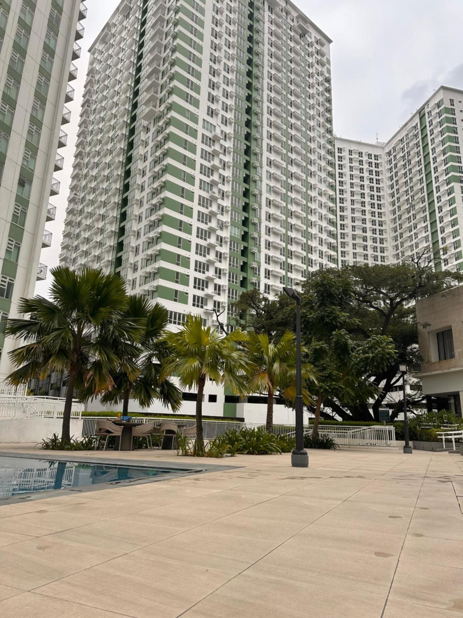 Solinea Residences 30thfloor Ayala Business Center Ph Apartment