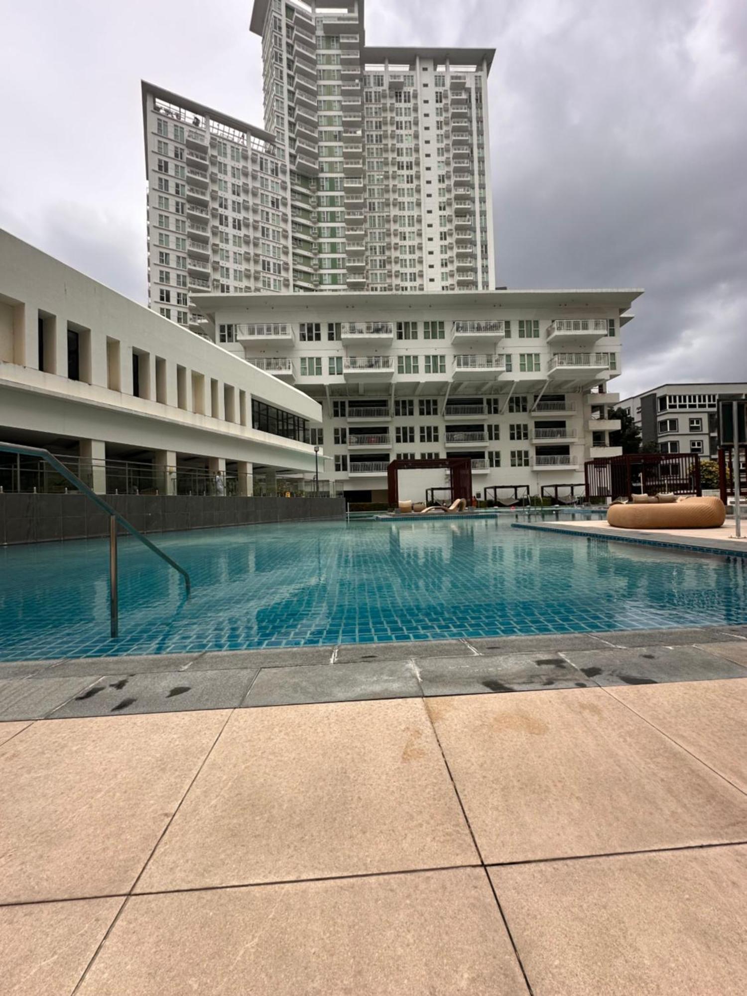 Apartment Solinea Residences 30thfloor Ayala Business Center Ph *