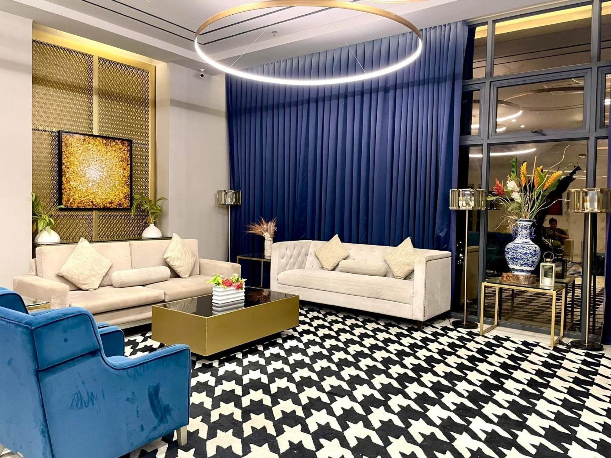 Aparthotel Cozy Urban In Grand Residences With Balcony *