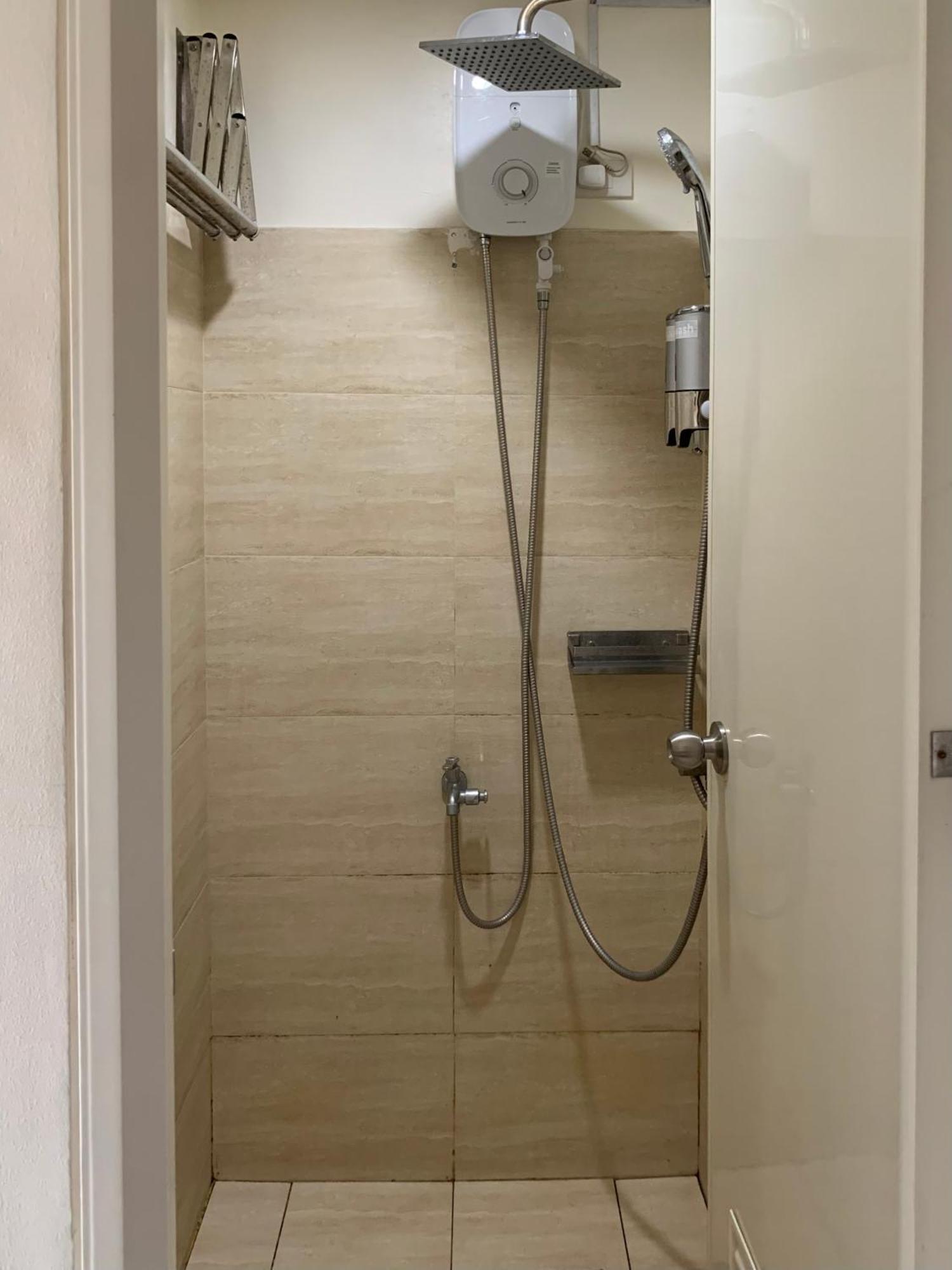 Cozy Studio, Super Fast Internet, Workspace And Washer * Cebu