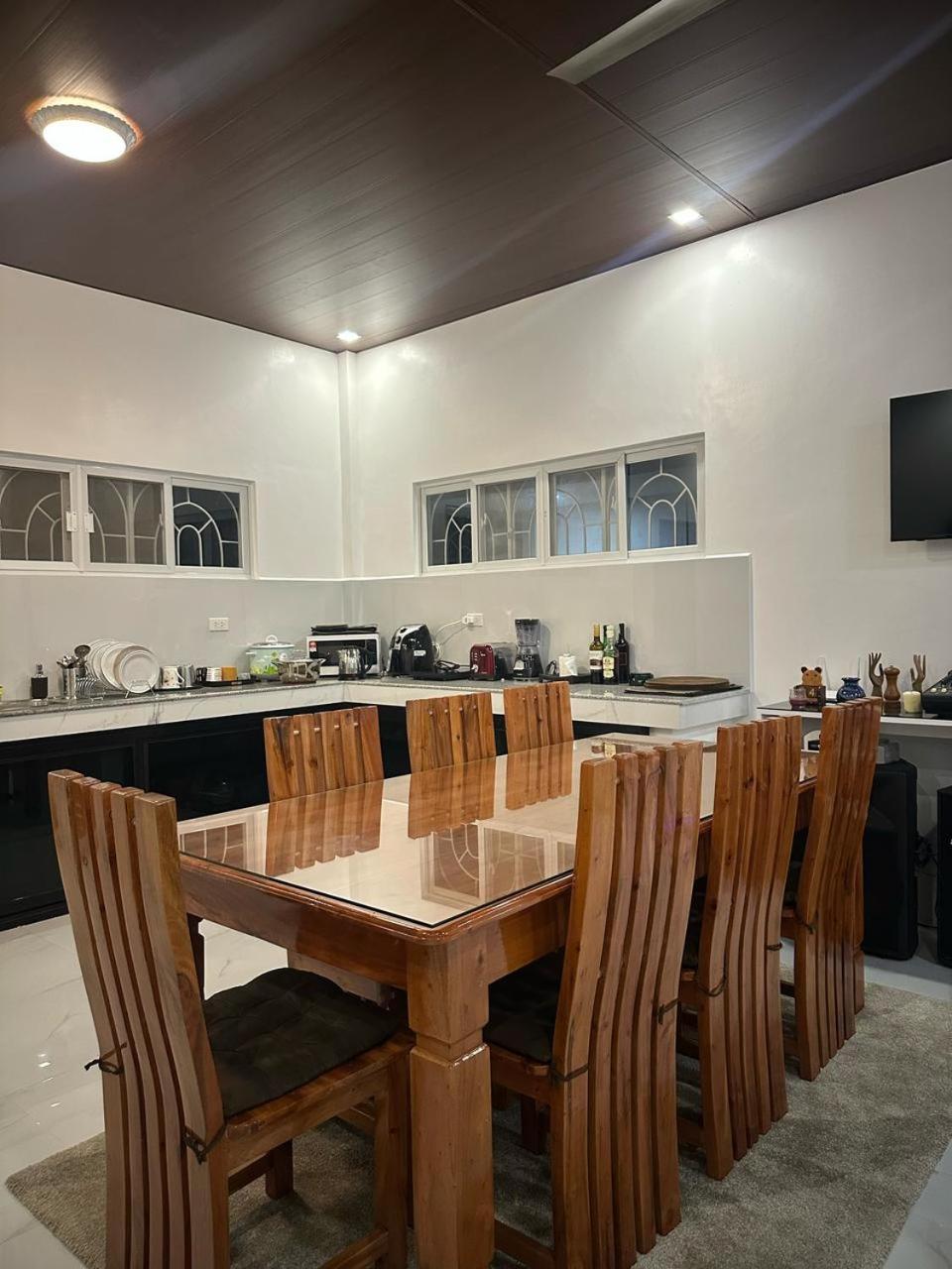 Homestay Jennys White Haven San Francisco (Cebu)