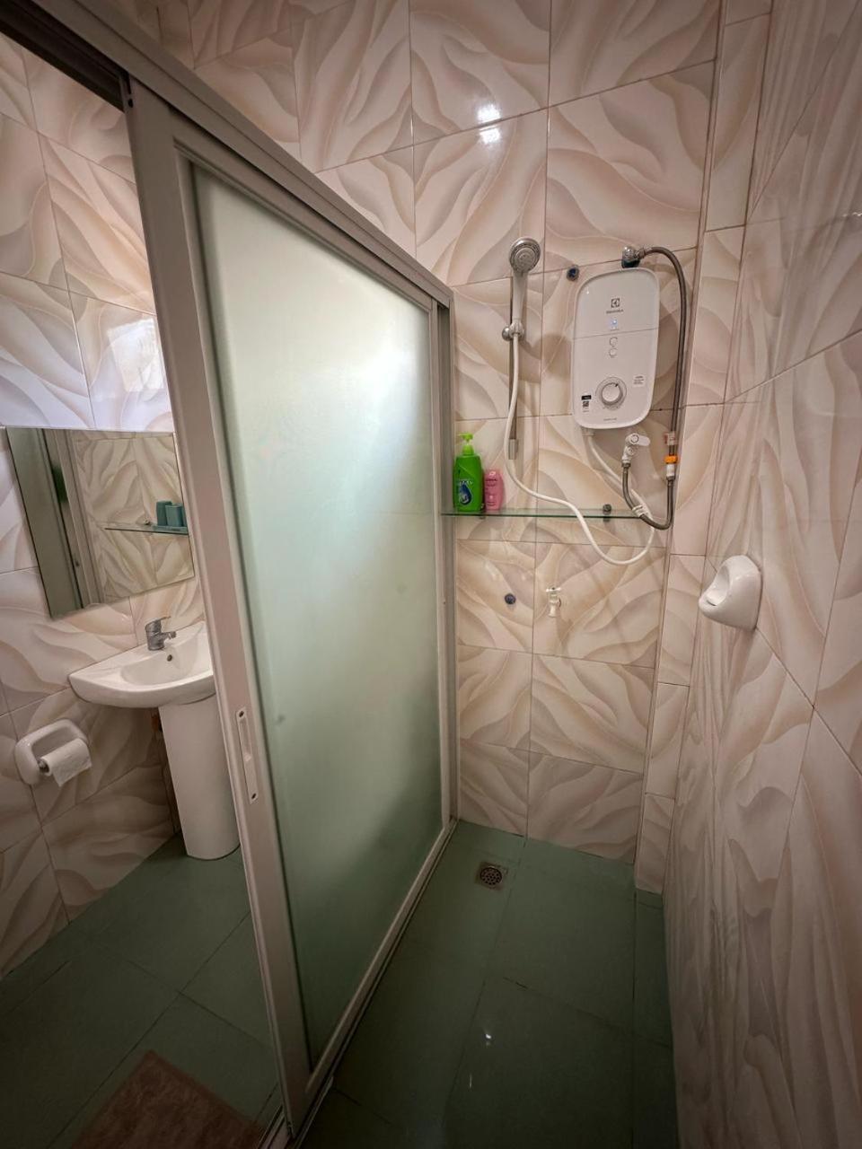Jennys White Haven Homestay San Francisco (Cebu)