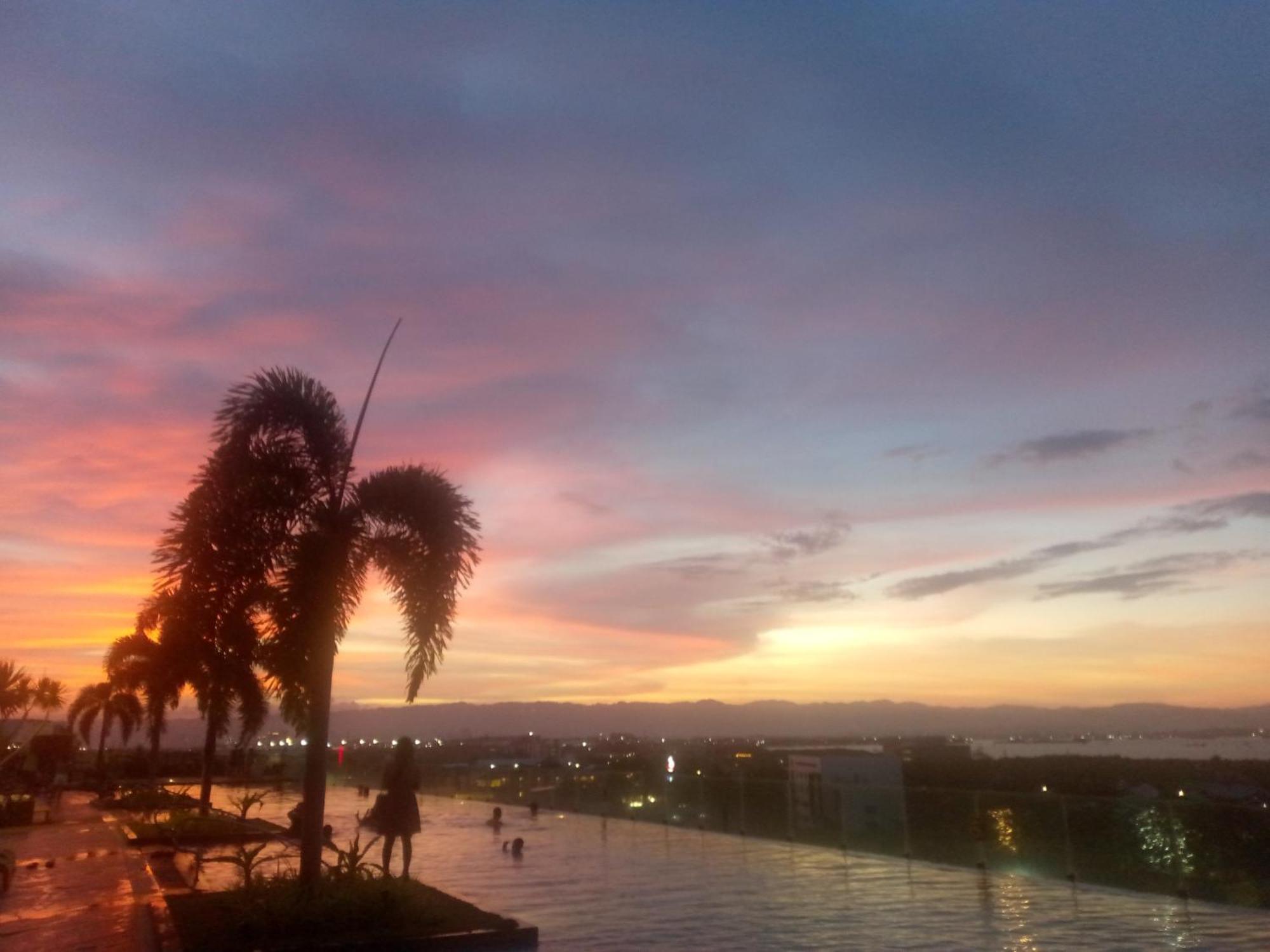 Mactan Newtown 8 Boulevard Deluxe Ocean View Apartment Lapu-Lapu City