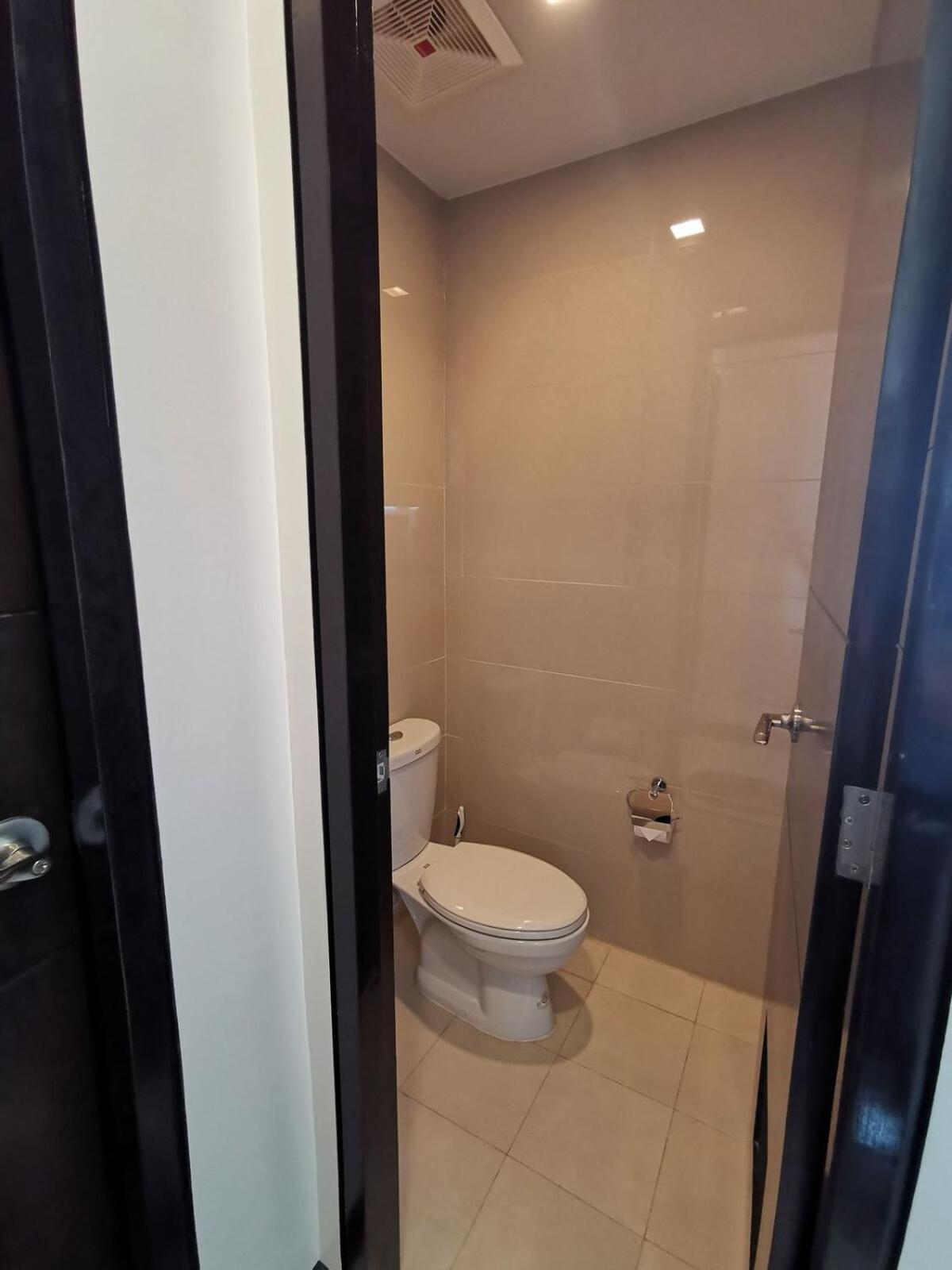 High-rise 11th Floor Escape Apartment Lapu-Lapu City
