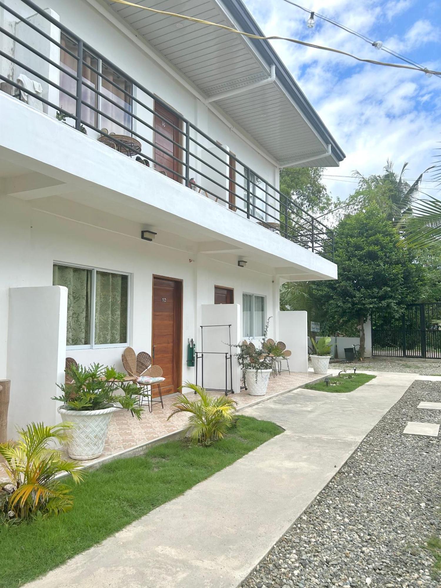 Coconut Inn *
