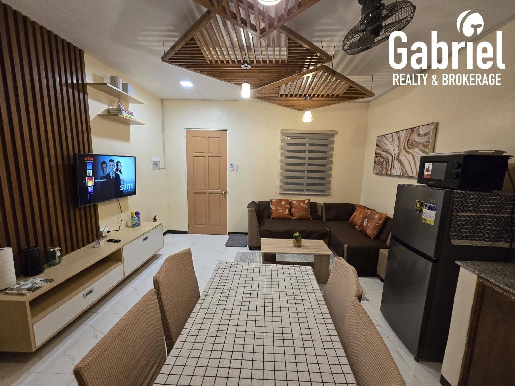 Fully-furnished Compostela House With Carpark, Wifi, Netflix *