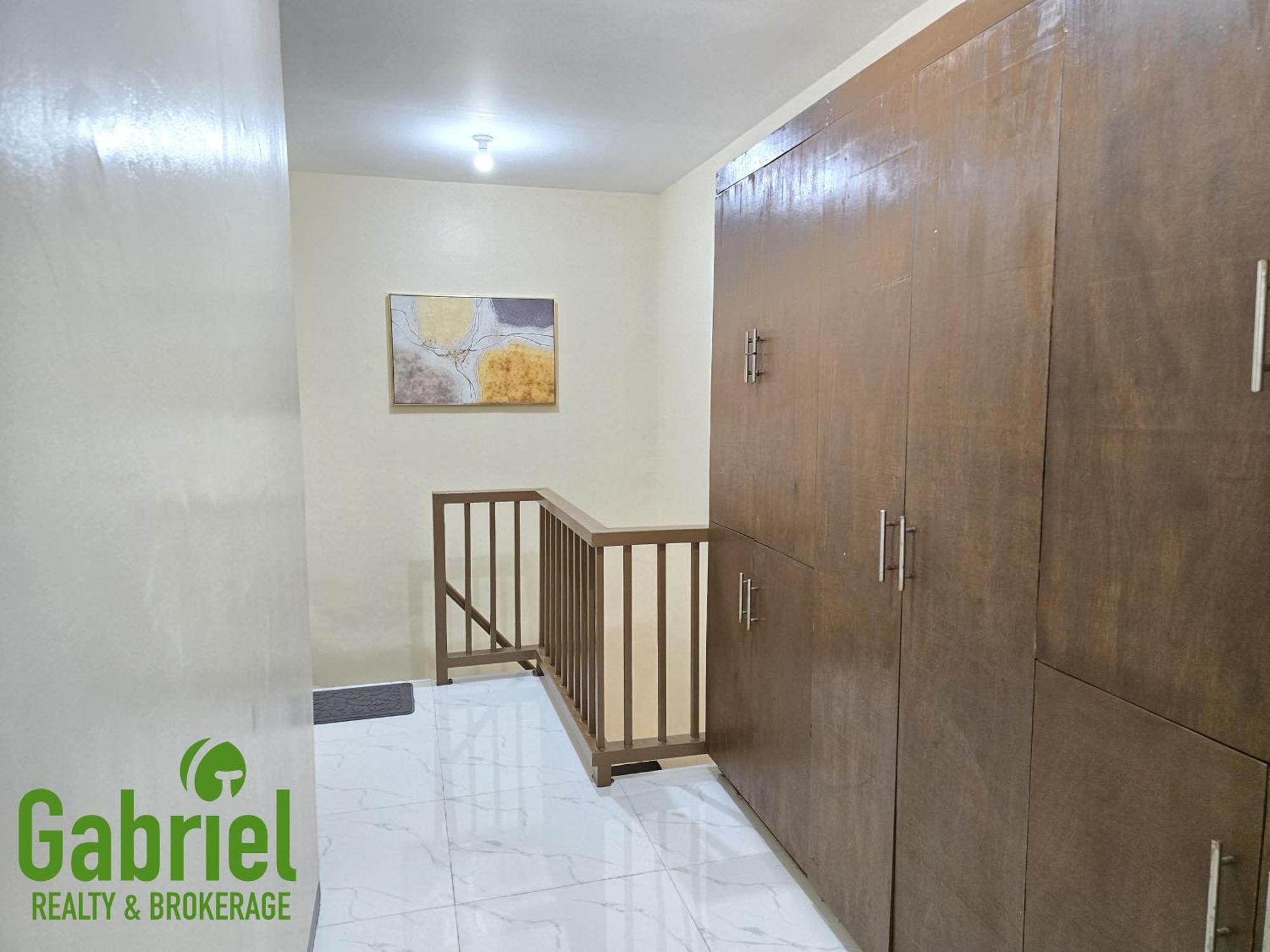 Fully-furnished Compostela House With Carpark, Wifi, Netflix Apartment *