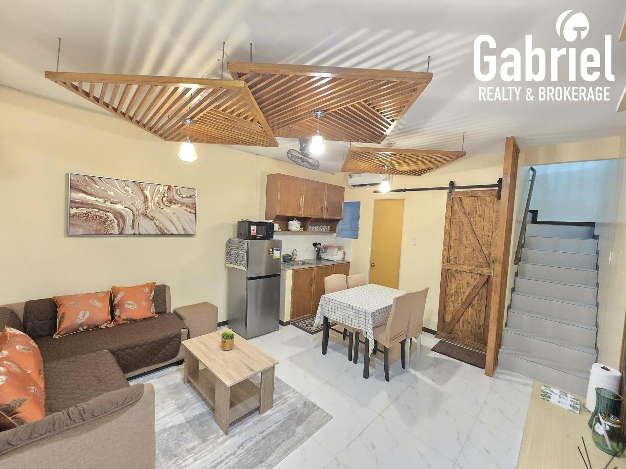 Fully-furnished Compostela House With Carpark, Wifi, Netflix