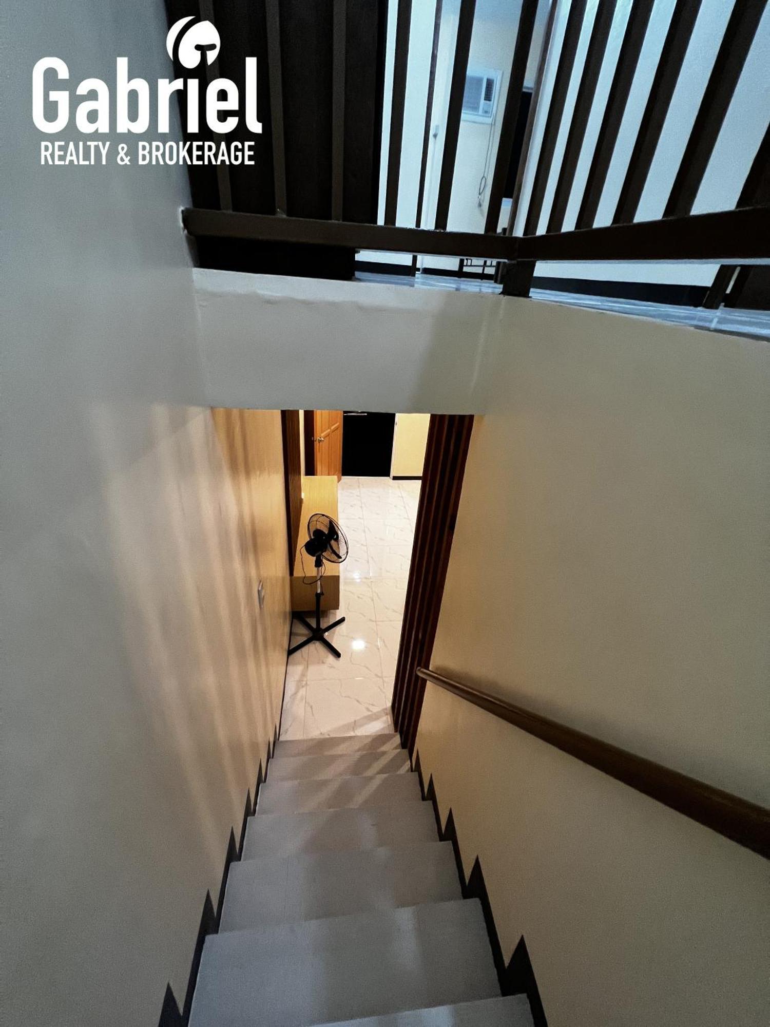 Fully-furnished Compostela House With Carpark, Wifi, Netflix