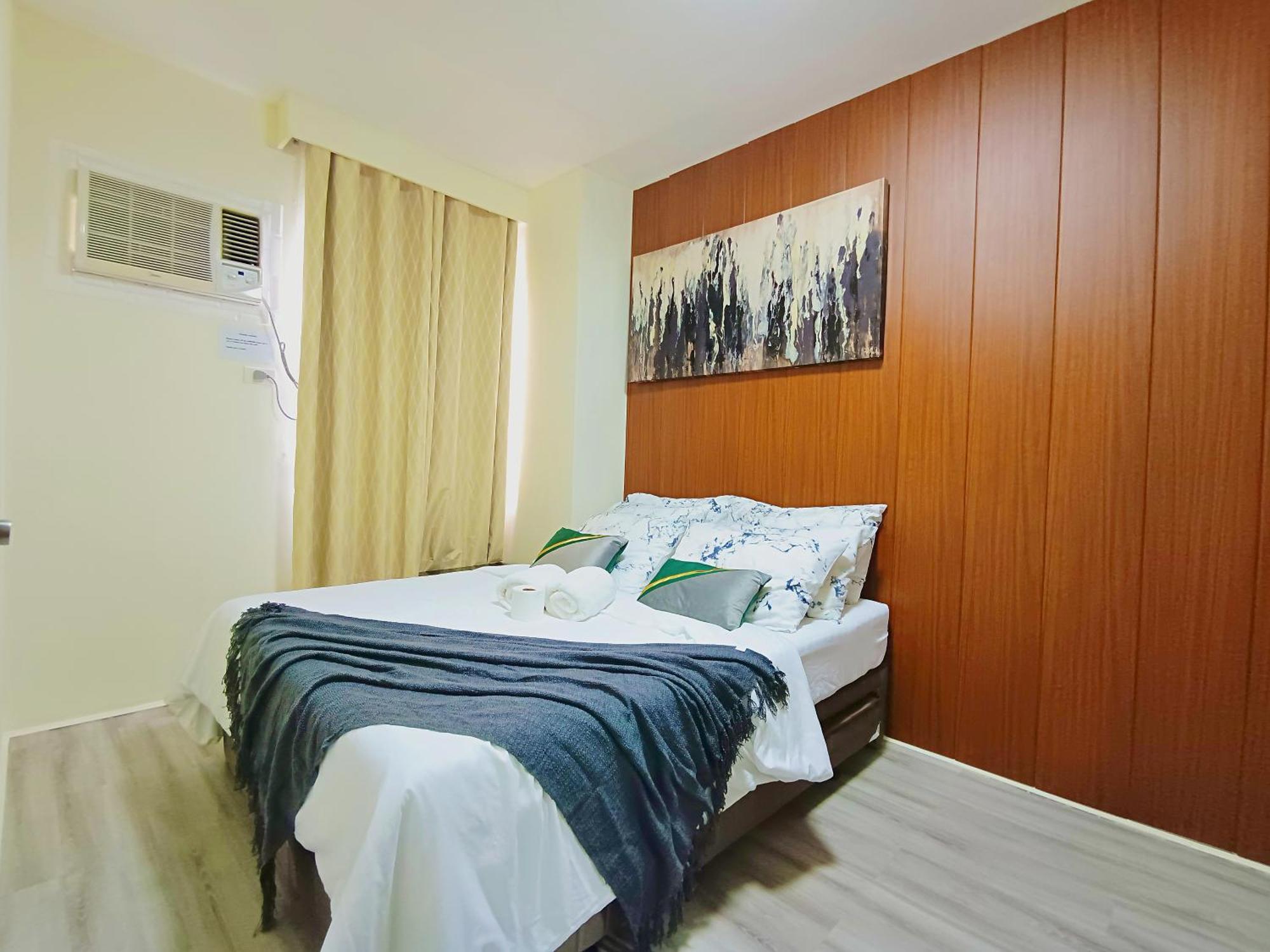 2412t2 Avida Towers It Park 1br Unit Queen Bed Apartment Cebu