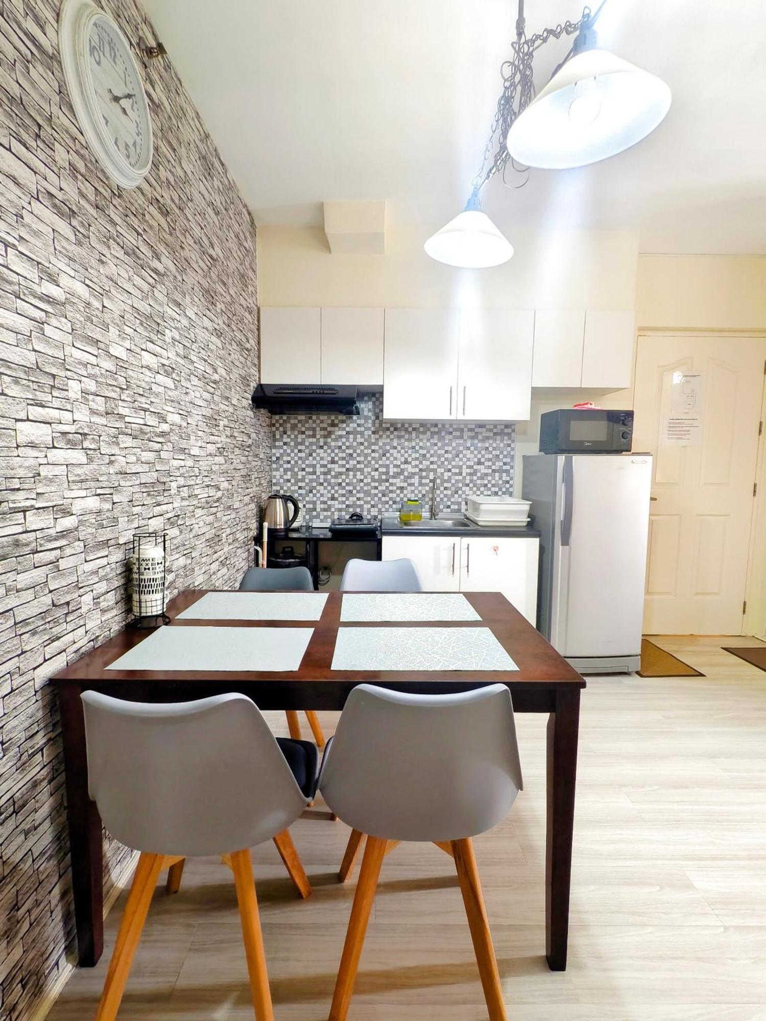 2412t2 Avida Towers It Park 1br Unit Queen Bed Apartment