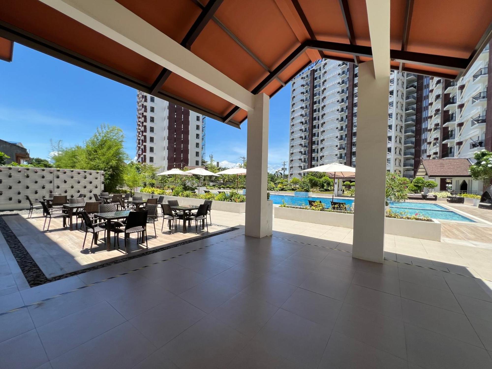 Royal Oceancrest Eleanor