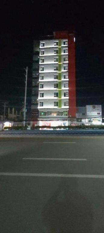 Sempre Premier Mactan Airport Hotel 3*