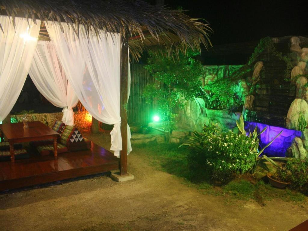 Coucou Bar And Restaurant Resort