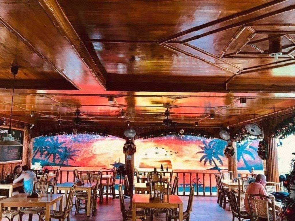 Coucou Bar And Restaurant Resort